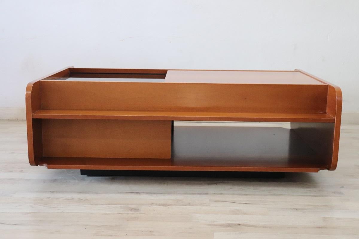 Mid-Century Modern Italian Design Wooden Coffee Table with Bar Compartment, 1970s For Sale