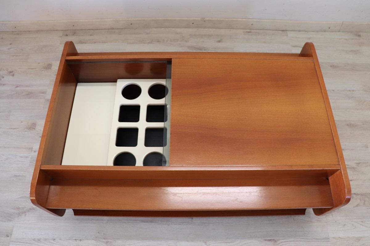 Italian Design Wooden Coffee Table with Bar Compartment, 1970s For Sale 2