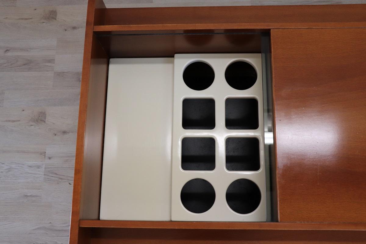 Italian Design Wooden Coffee Table with Bar Compartment, 1970s For Sale 3