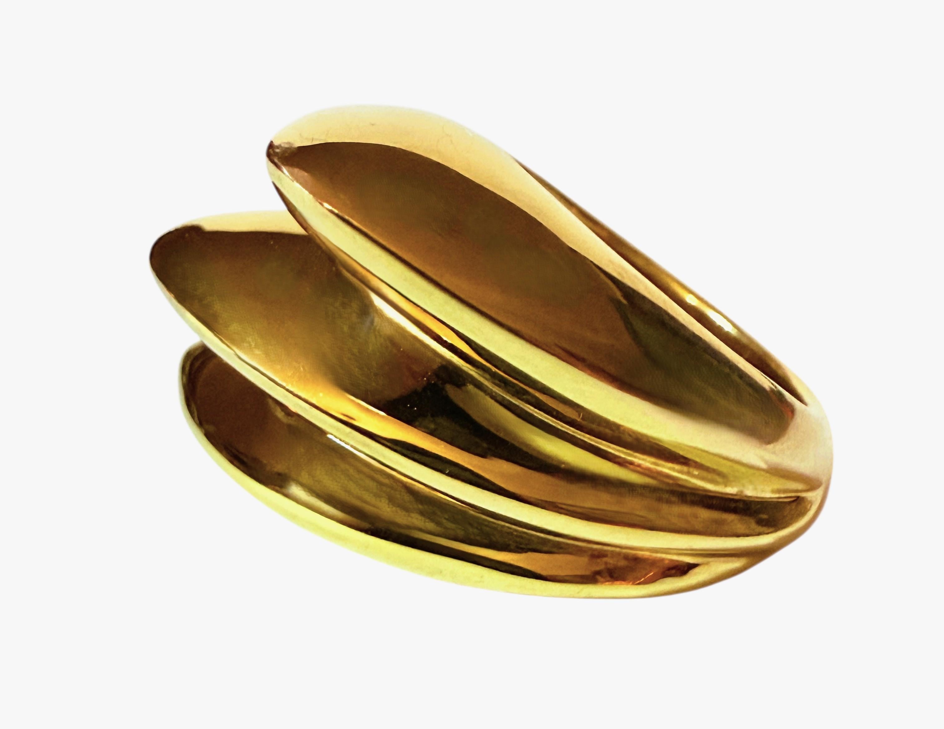 Women's Italian Designed 14k Yellow Gold Chubby Architectural Style Ring Size 6 For Sale