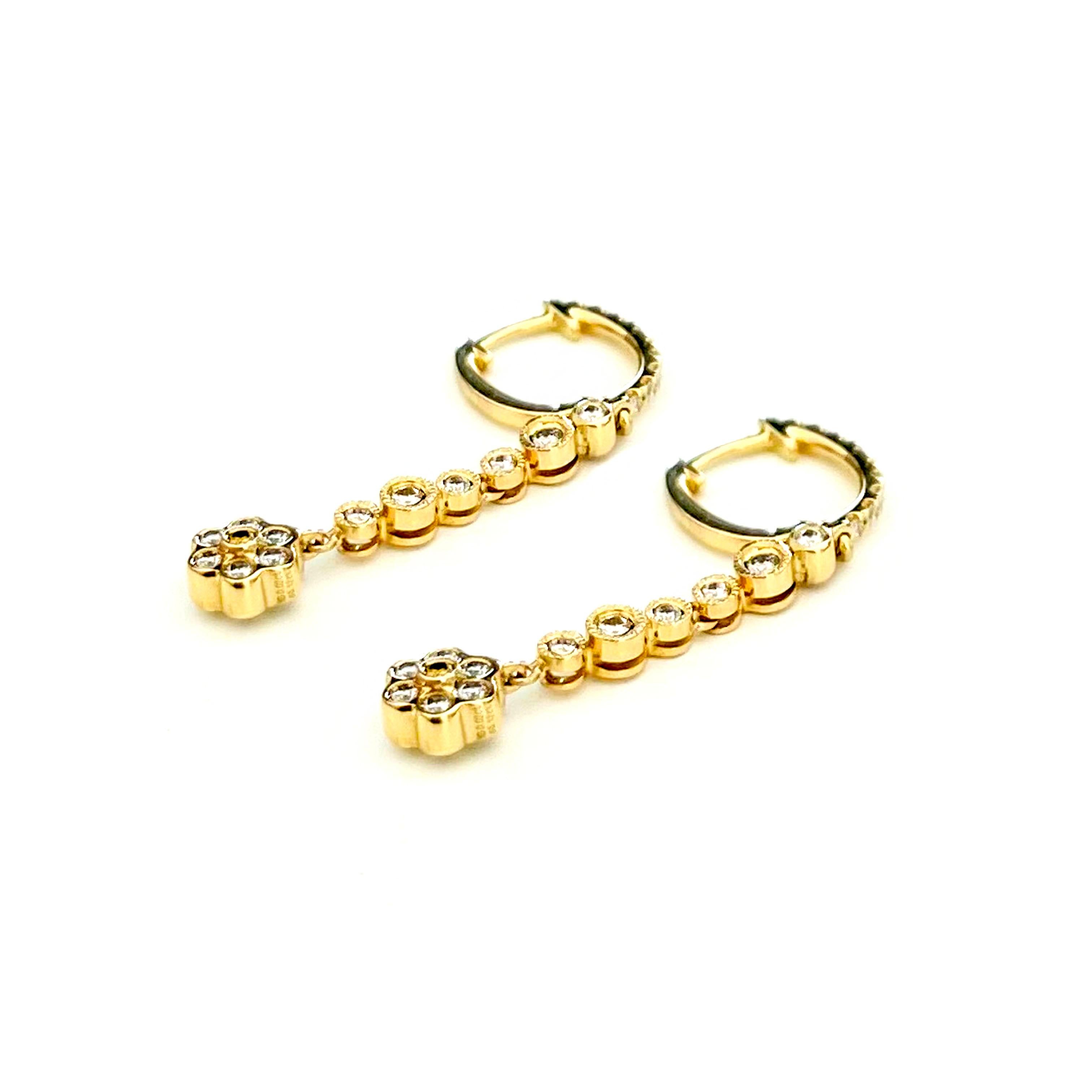 Italian Designer 18 Karat Gold Flower Diamond Earrings In New Condition For Sale In Los Angeles, CA