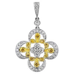 Pendentif de créateur italien en or 18 carats à motif de fleurs et diamants