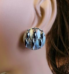 Italian Designer 1960s White Vermeil Modern Stitch Design Bangle and Earclips