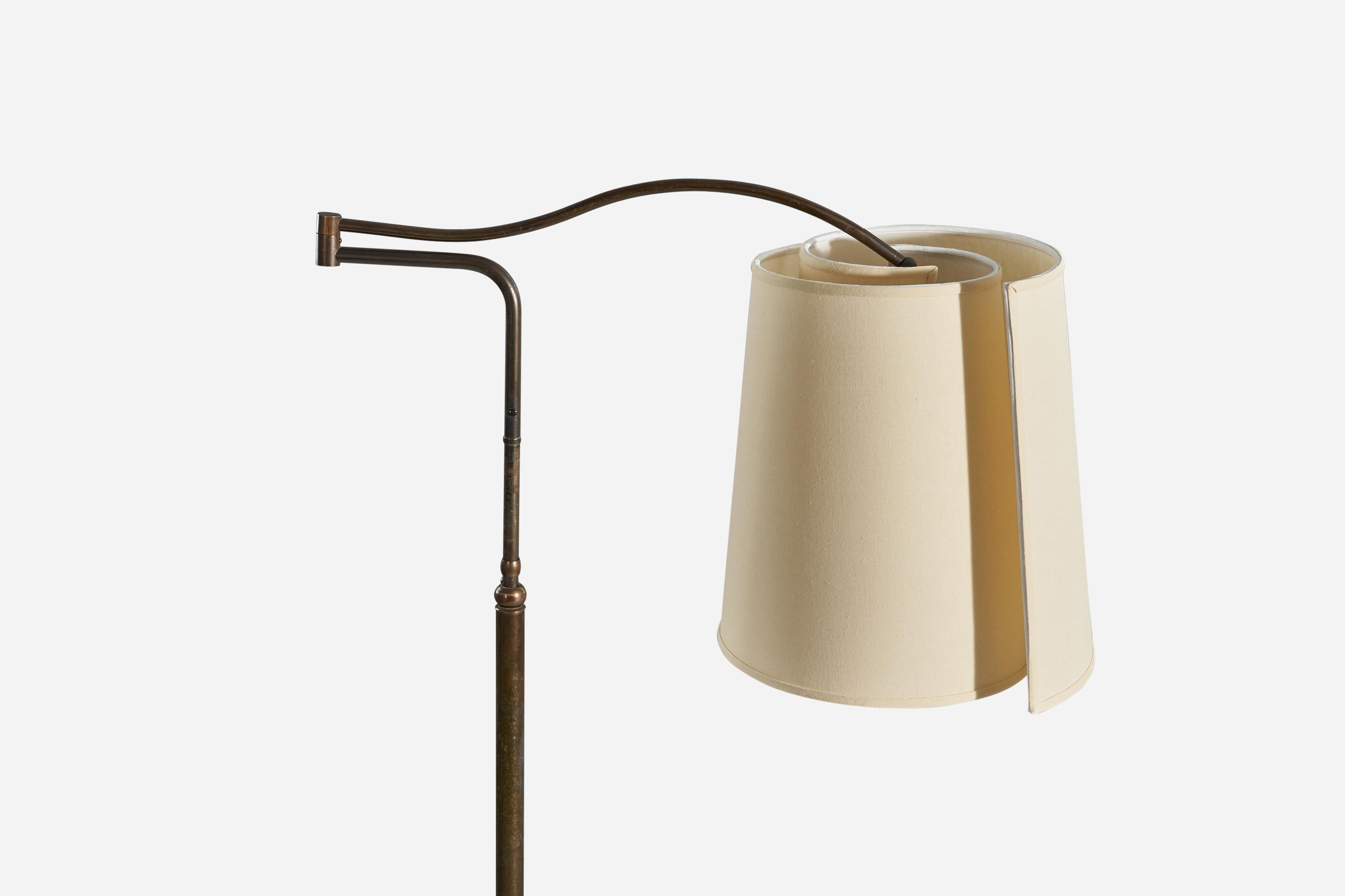 Mid-Century Modern Italian Designer, Adjustable Floor Lamp, Brass, Fabric, Italy, 1940s For Sale