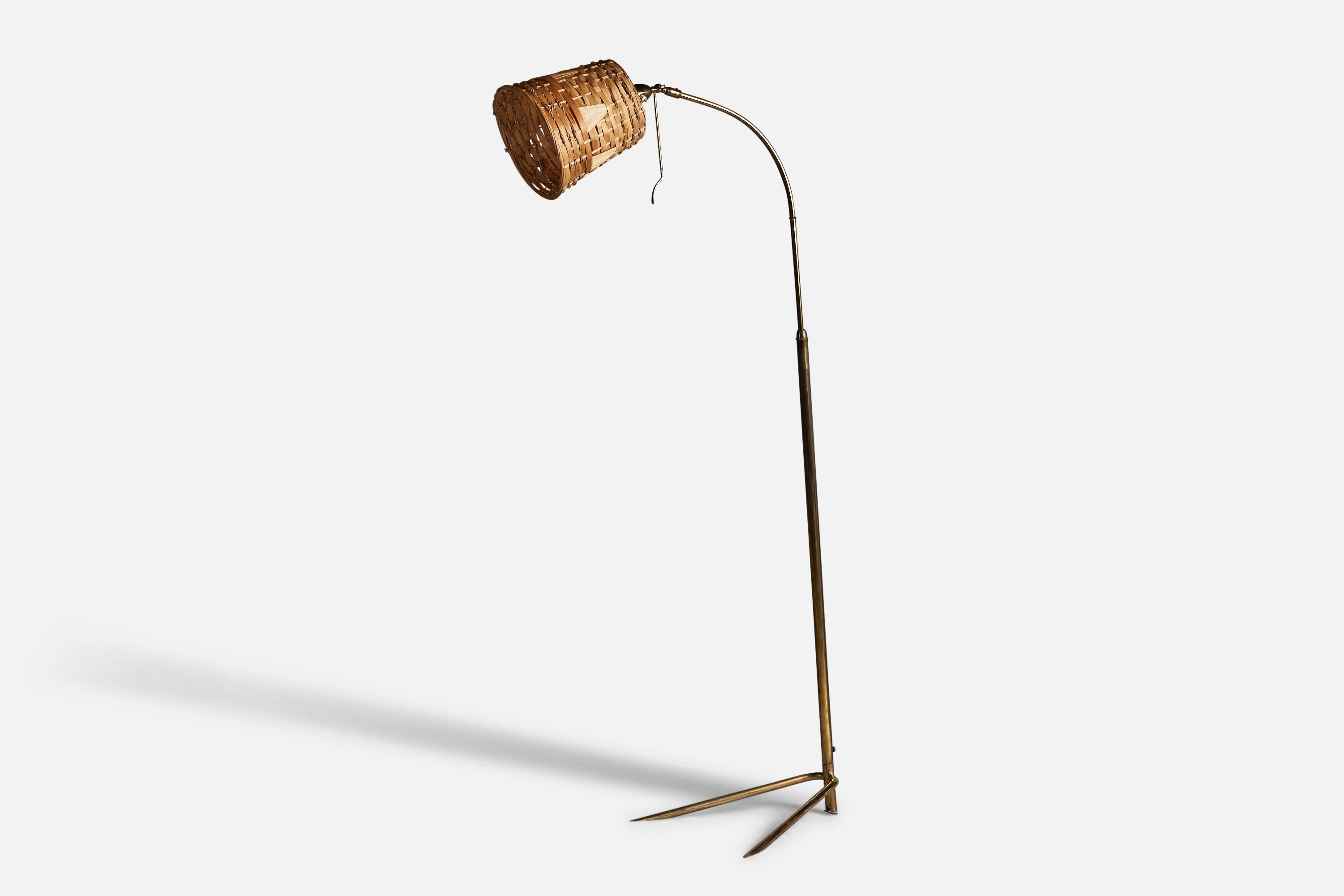 Mid-Century Modern Italian Designer, Adjustable Floor Lamp, Brass, Rattan, Italy, 1950s For Sale