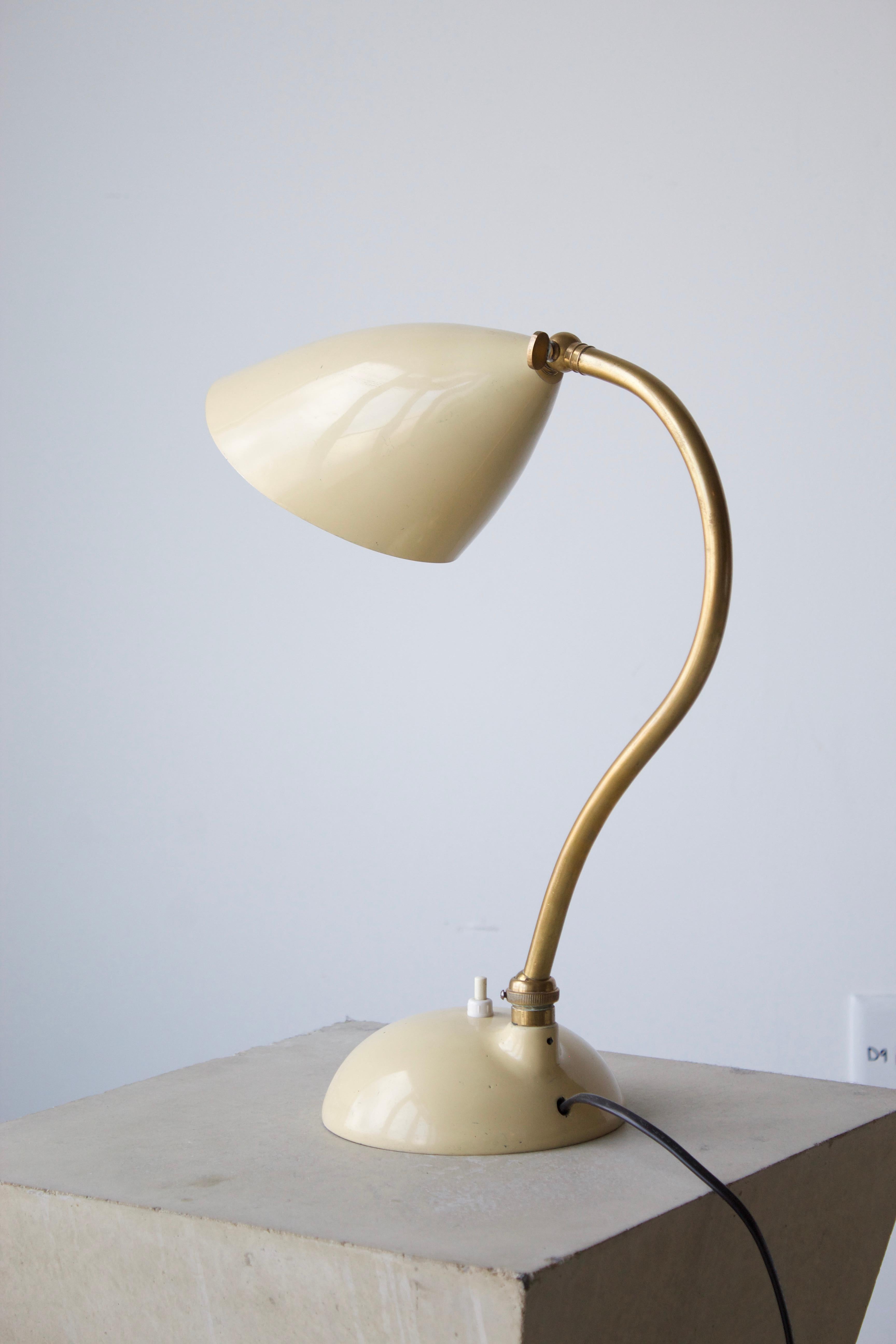 Italian Designer, Adjustable Table Lamp, Brass, Lacquered Metal, 1950s In Good Condition In High Point, NC