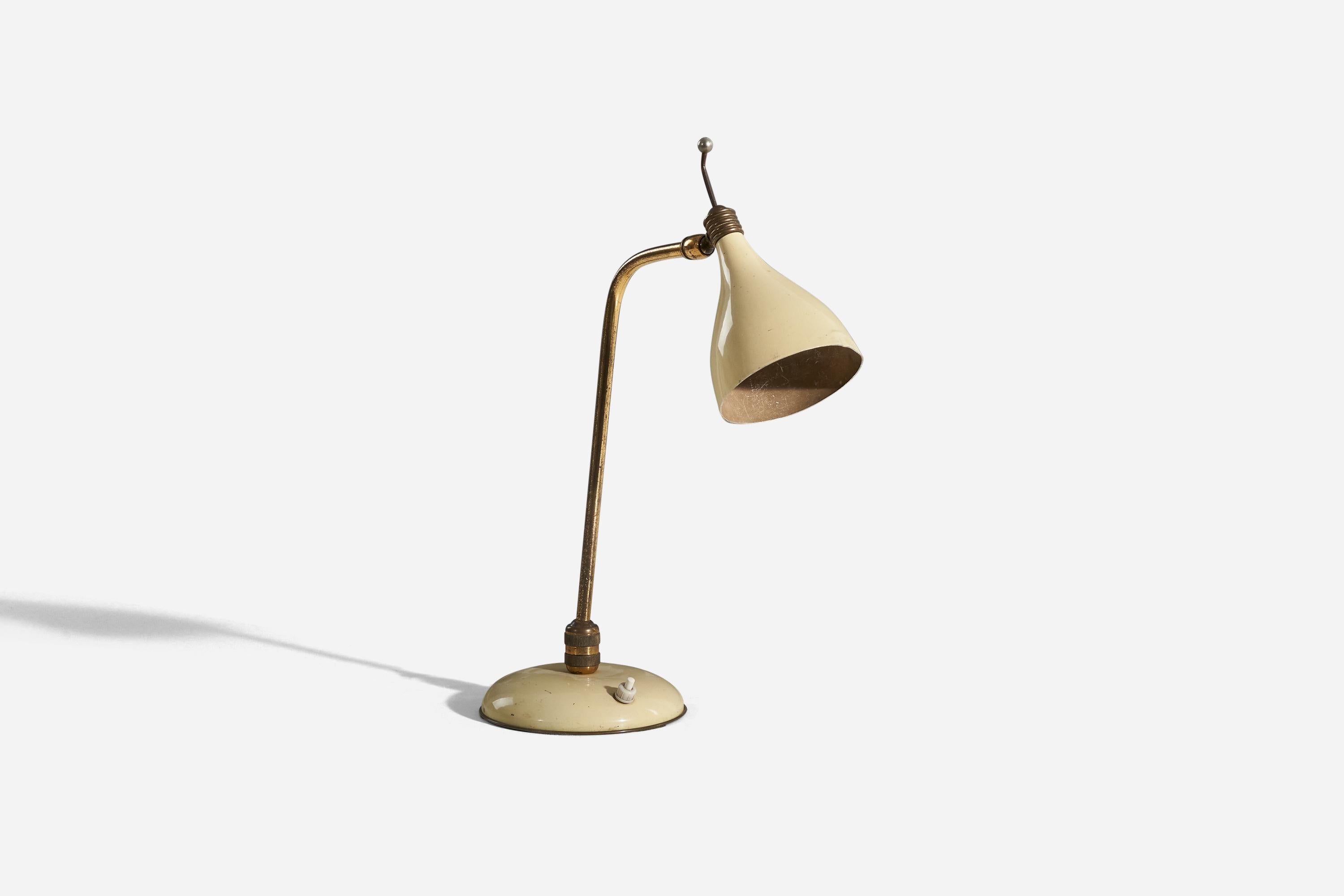 Milieu du XXe siècle Designer italien, lampe de bureau réglable en laiton et métal laqué, Italie, années 1940 en vente