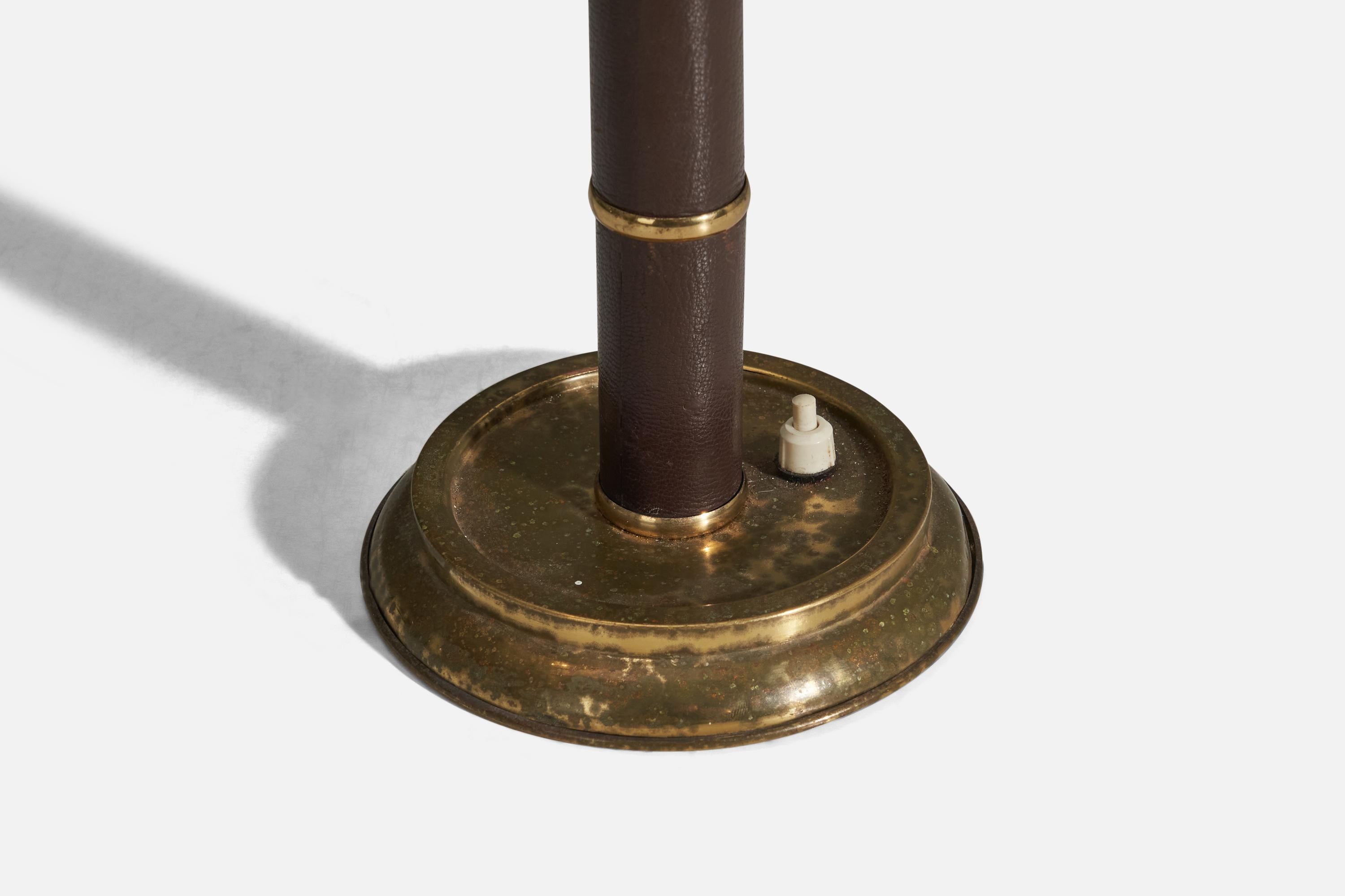 Mid-20th Century Italian Designer, Adjustable Table Lamp, Brass, Leather, Italy, 1940s For Sale