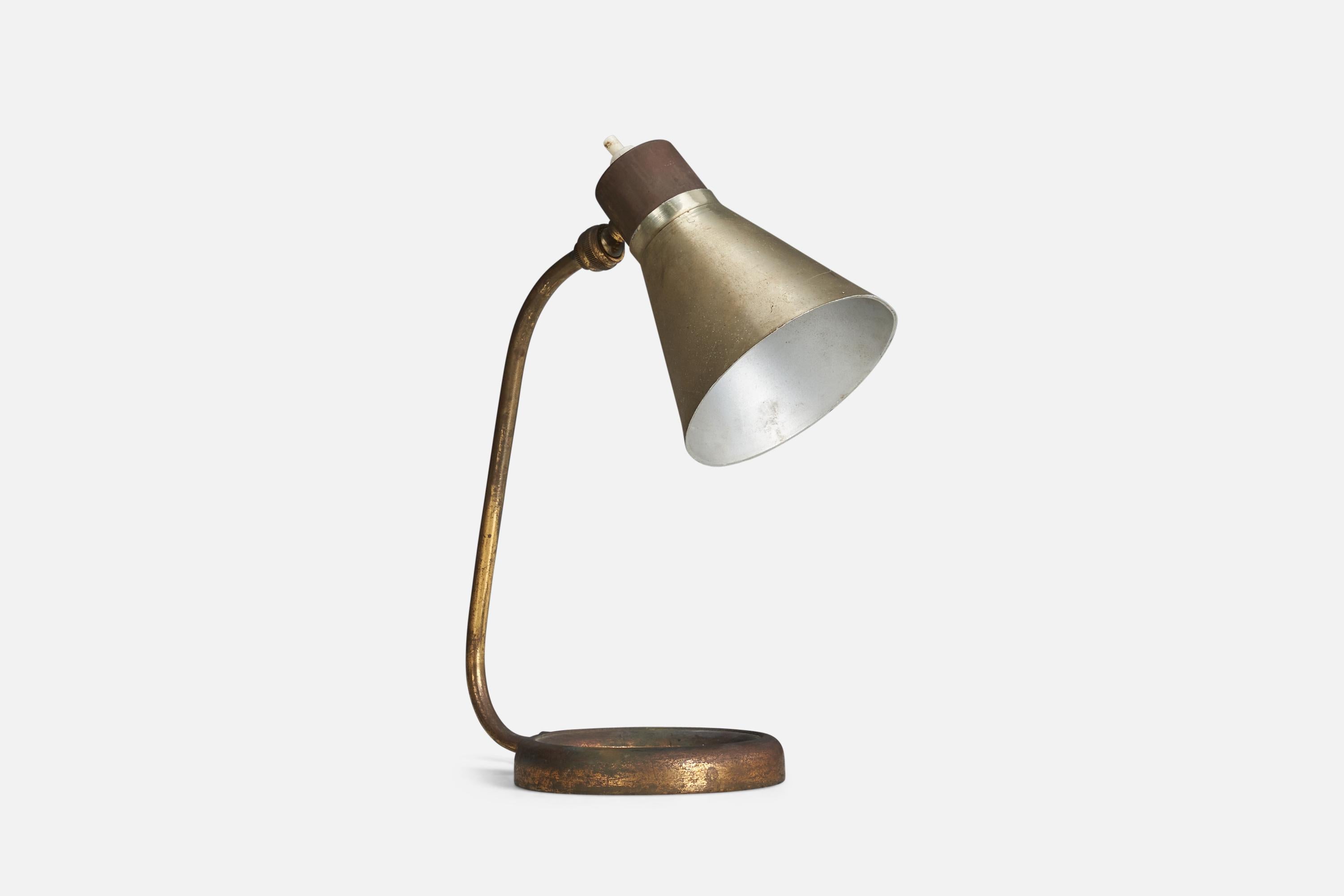 Mid-20th Century Italian Designer, Adjustable Table Lamp, Brass, Metal, Italy, 1940s For Sale