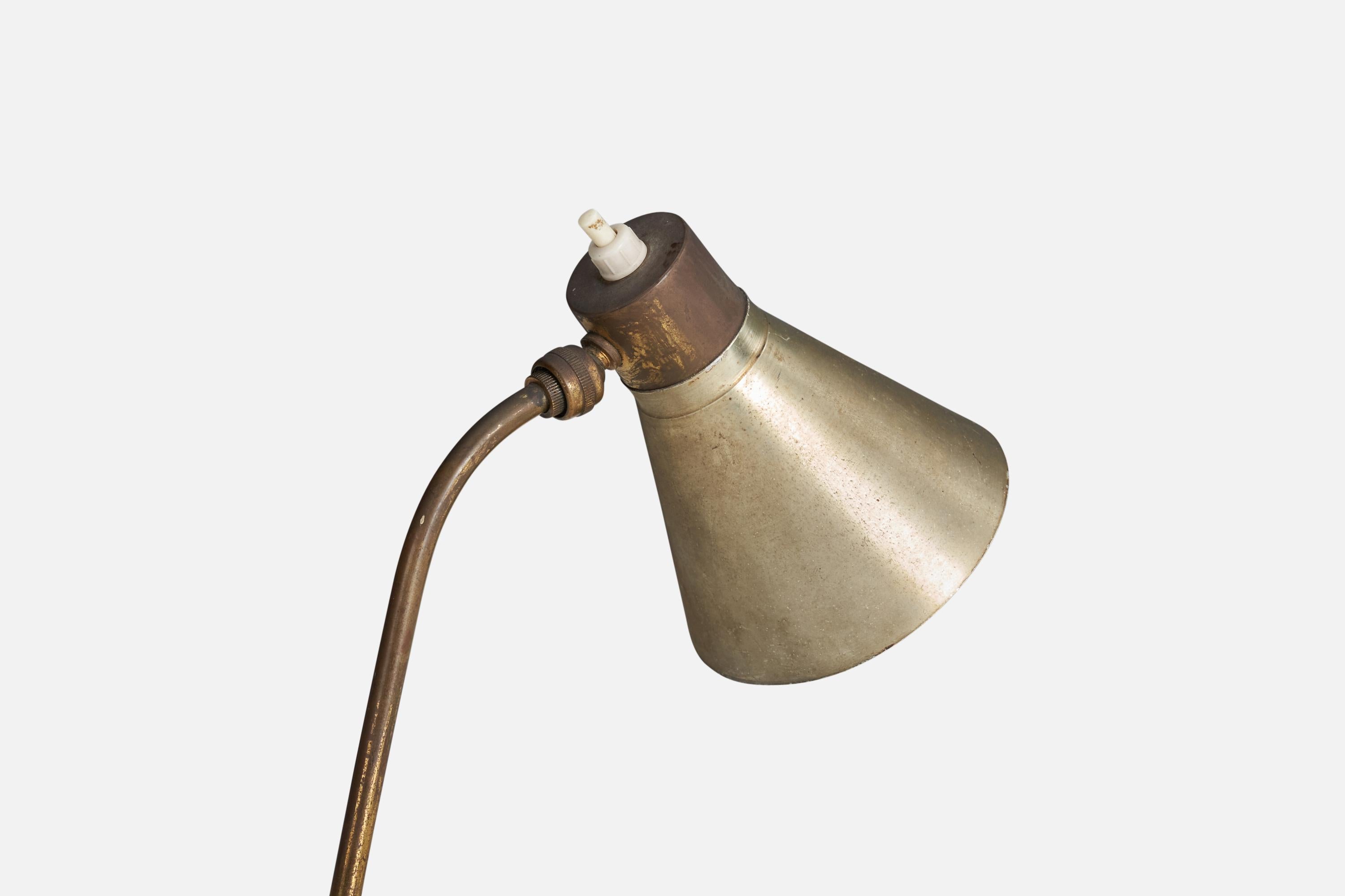 Italian Designer, Adjustable Table Lamp, Brass, Metal, Italy, 1940s For Sale 1