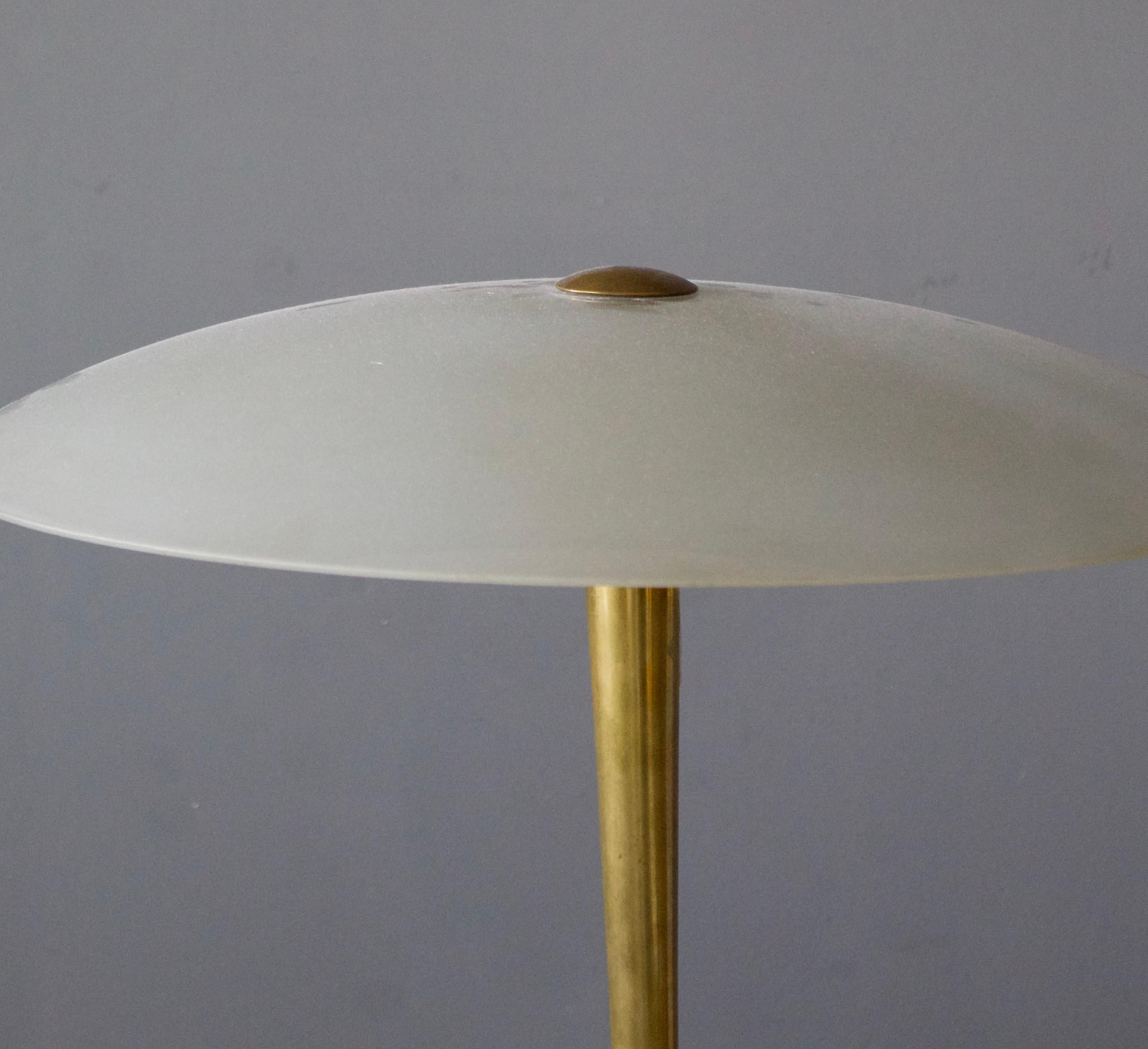 Italian Designer, Adjustable Table Lamp, Glass, Brass, Italy, 1940s In Good Condition In High Point, NC