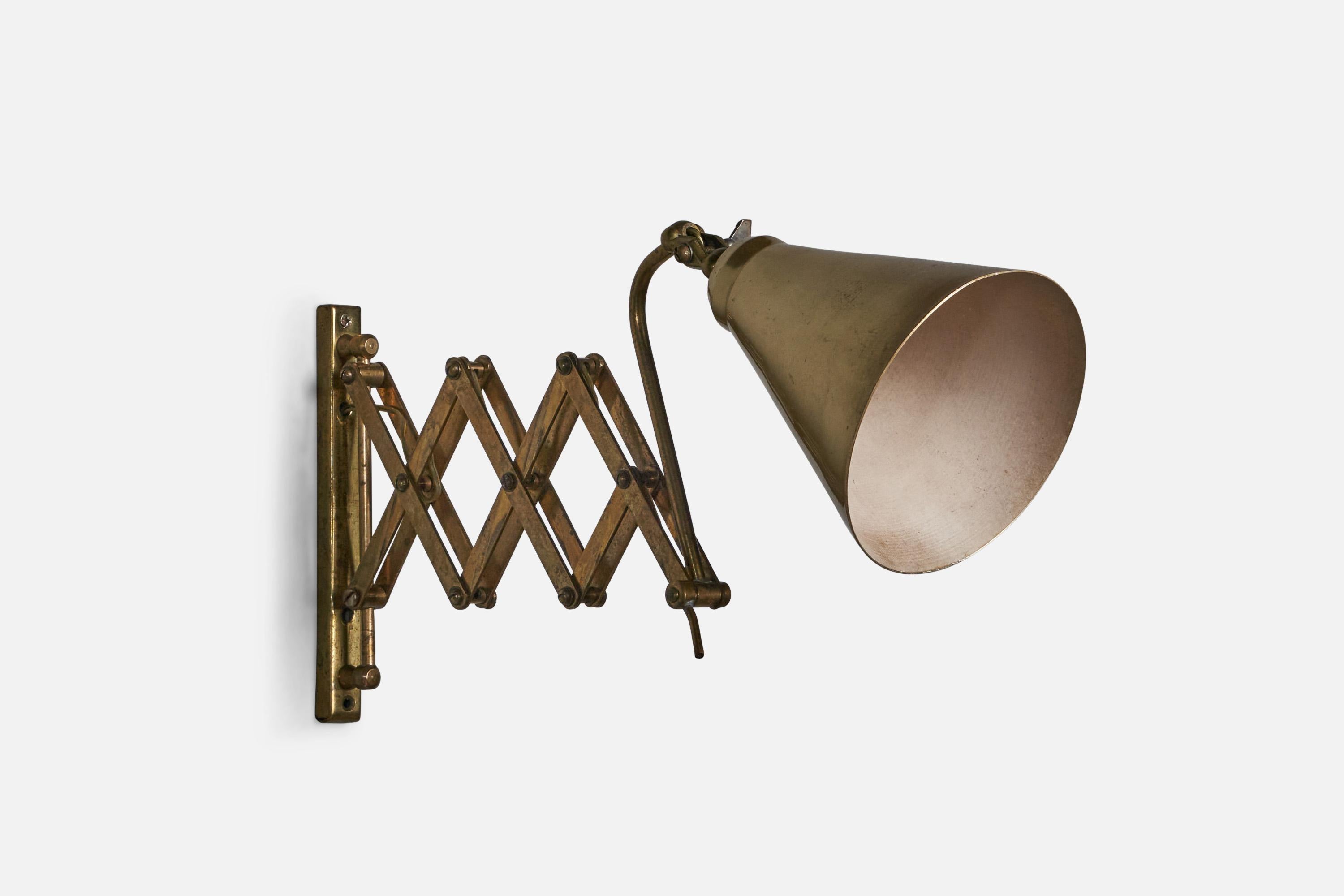 Modern Italian Designer, Adjustable Wall Light, Brass, Italy, 1940s For Sale
