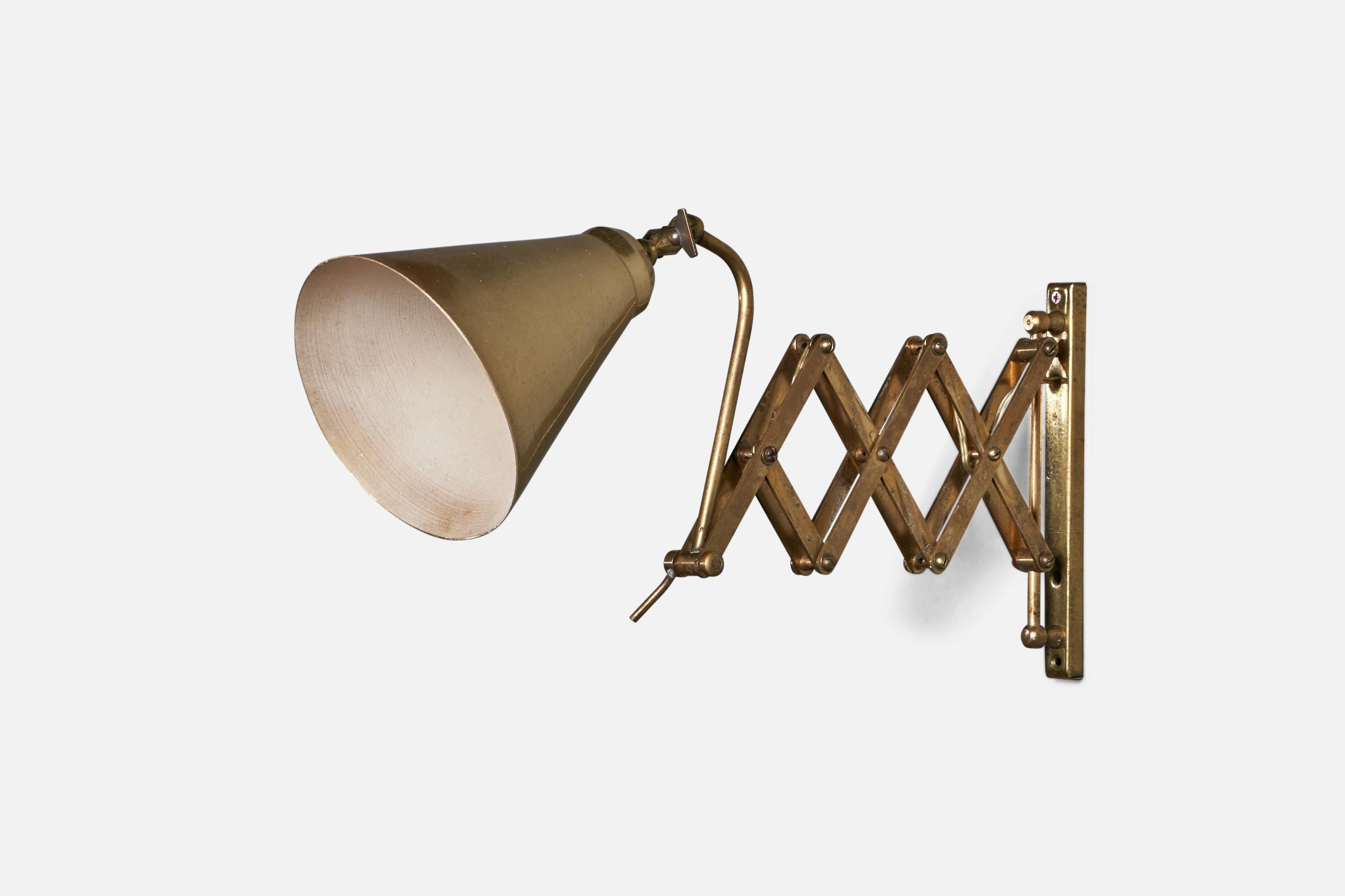 Mid-20th Century Italian Designer, Adjustable Wall Light, Brass, Italy, 1940s For Sale