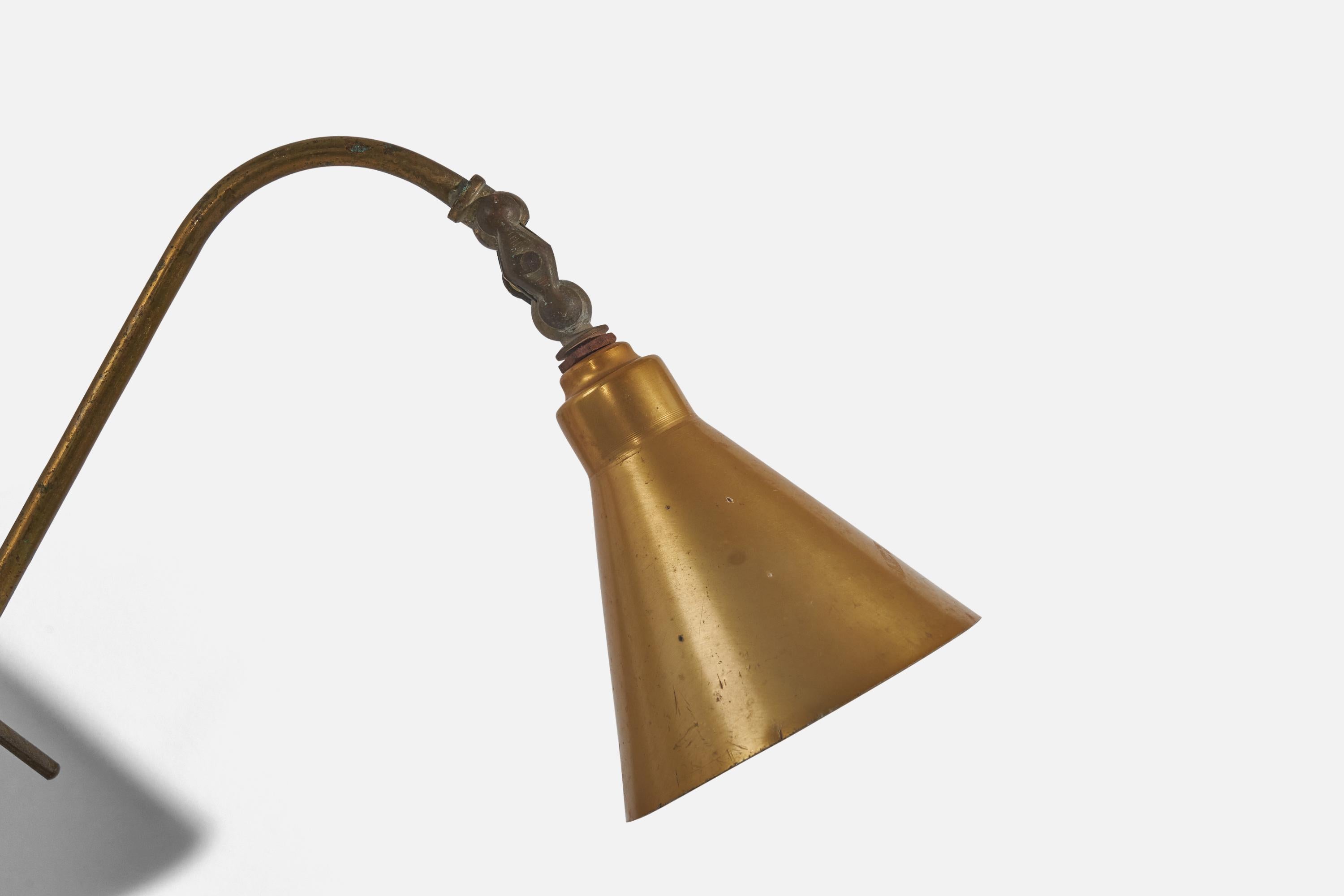 Mid-20th Century Italian Designer, Adjustable Wall Light, Brass, Lacquered Metal, Italy, 1940s For Sale
