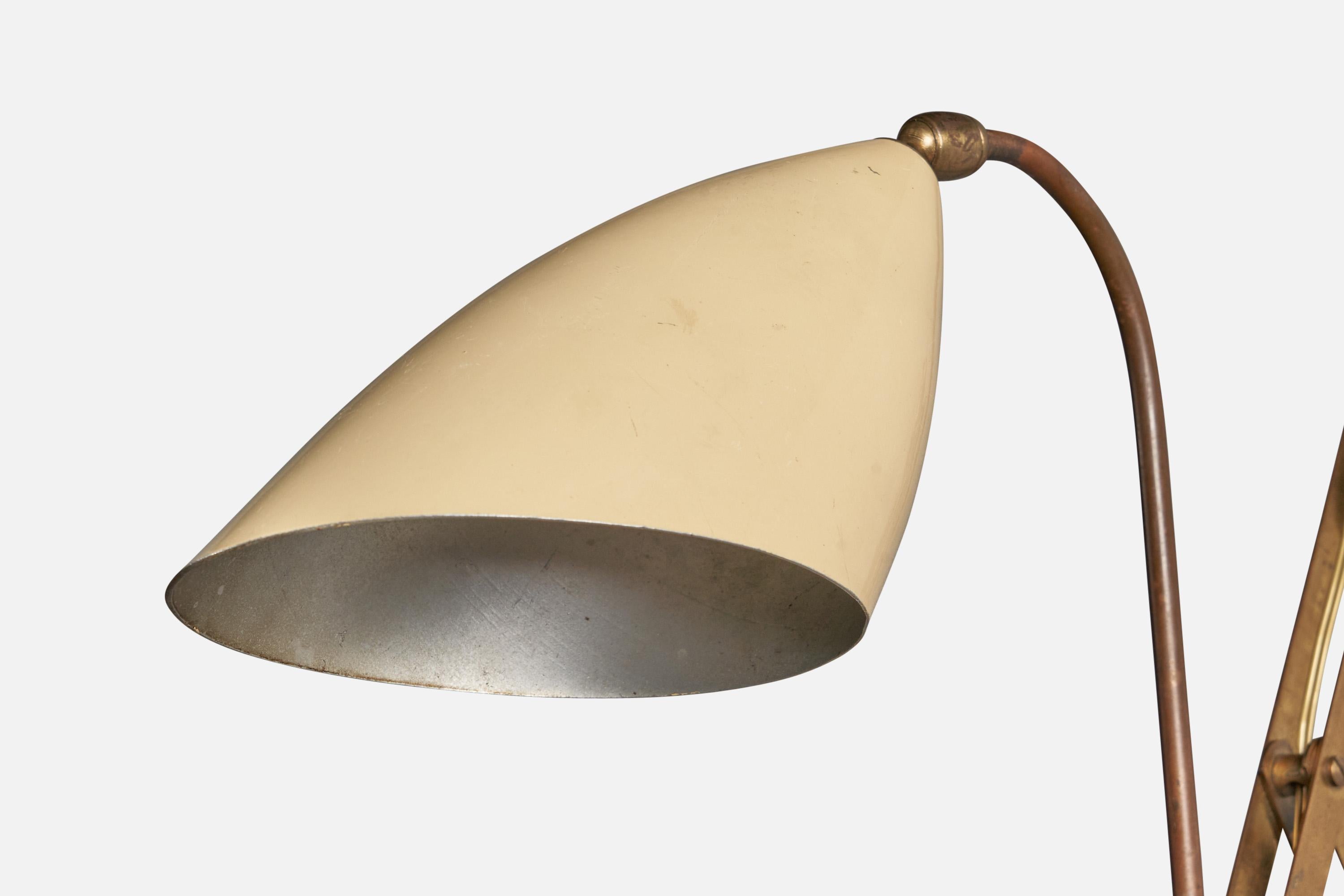 Italian Designer, Adjustable Wall Light, Brass, Metal, Italy, 1950s For Sale 2