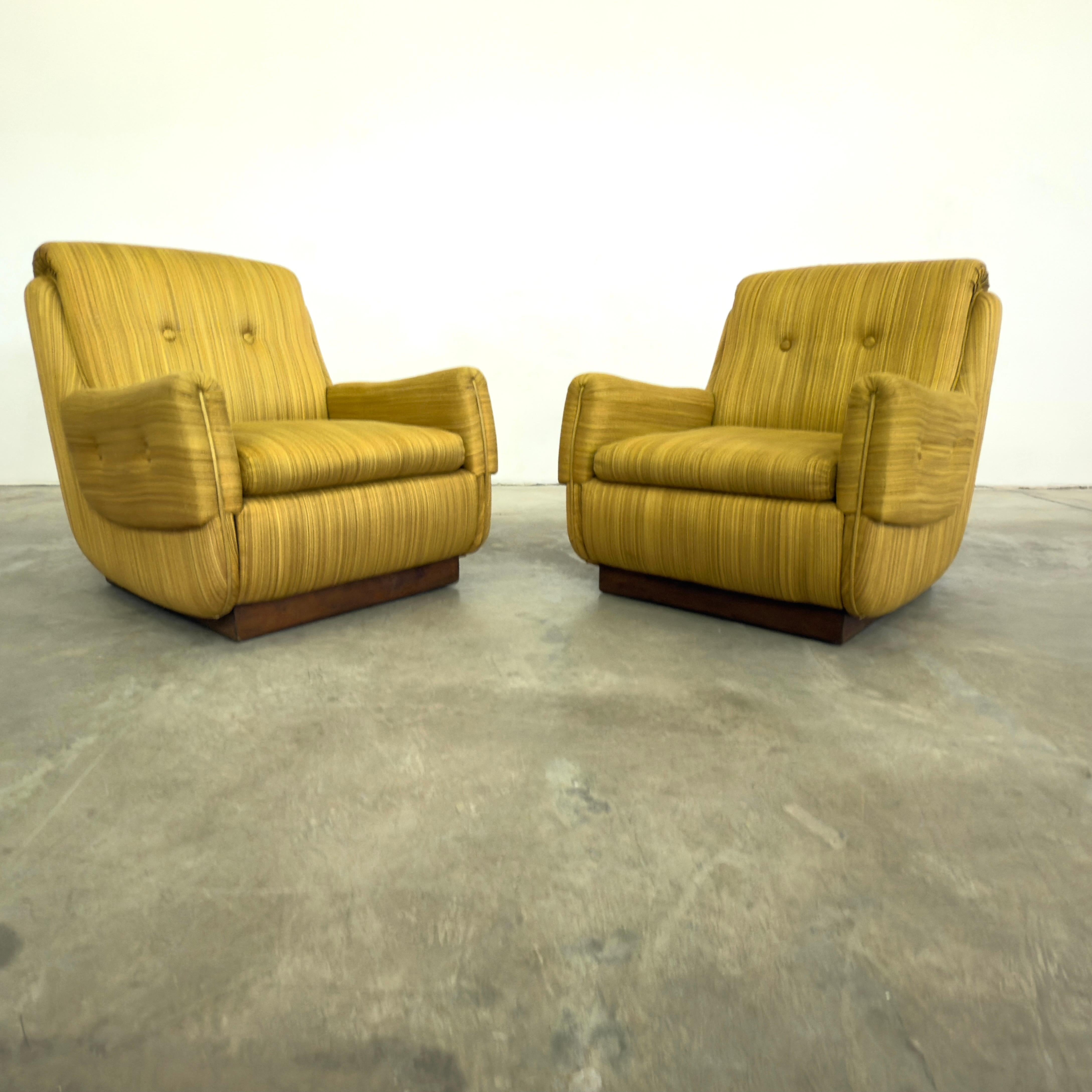 Italienische Designer-Sessel, 1960er Jahre - ein Paar (Moderne der Mitte des Jahrhunderts) im Angebot