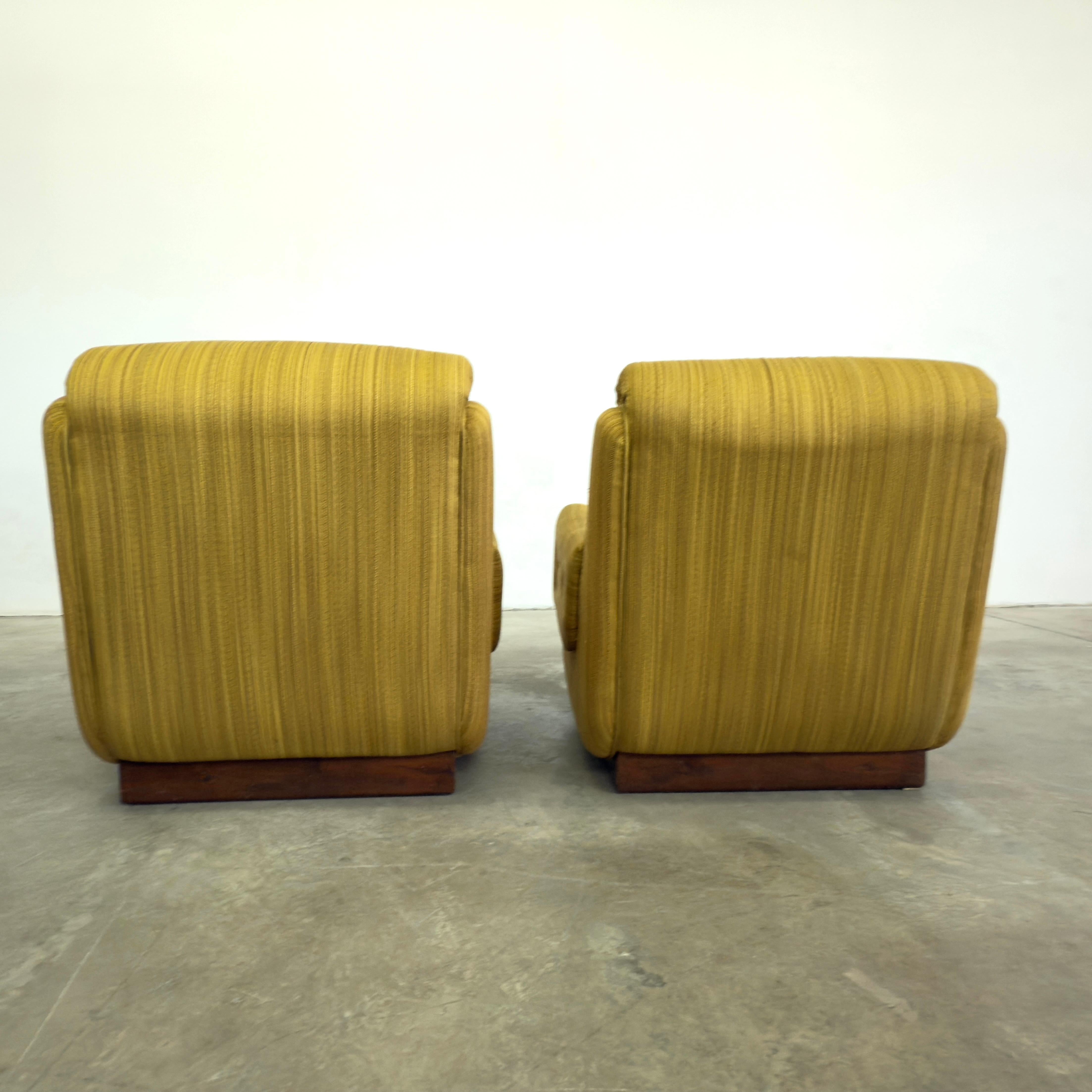 Italienische Designer-Sessel, 1960er Jahre - ein Paar im Angebot 3