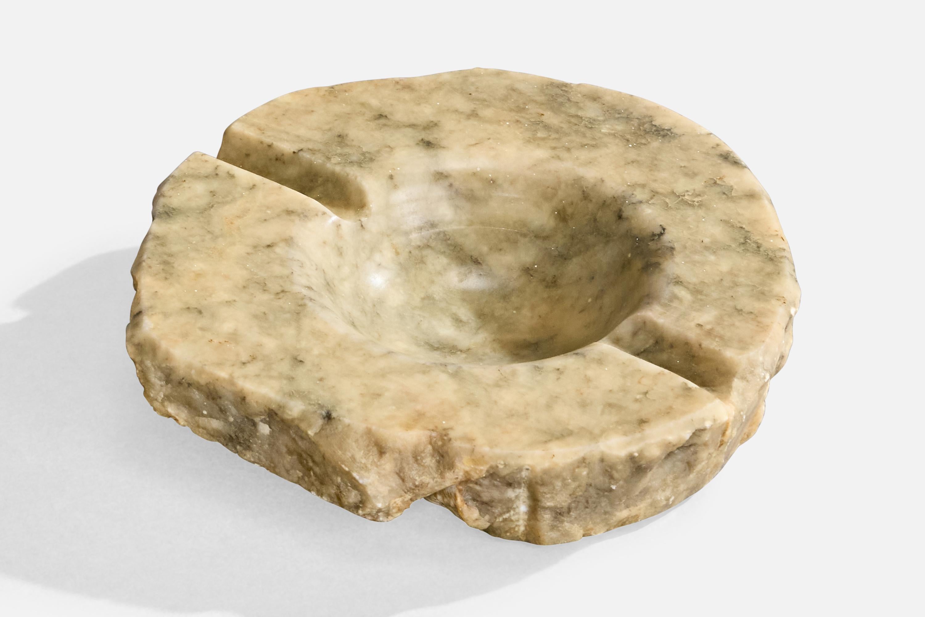 An alabaster ashtray designed and produced in Italy, c. 1970s.

Overall Dimensions (inches): 1.1