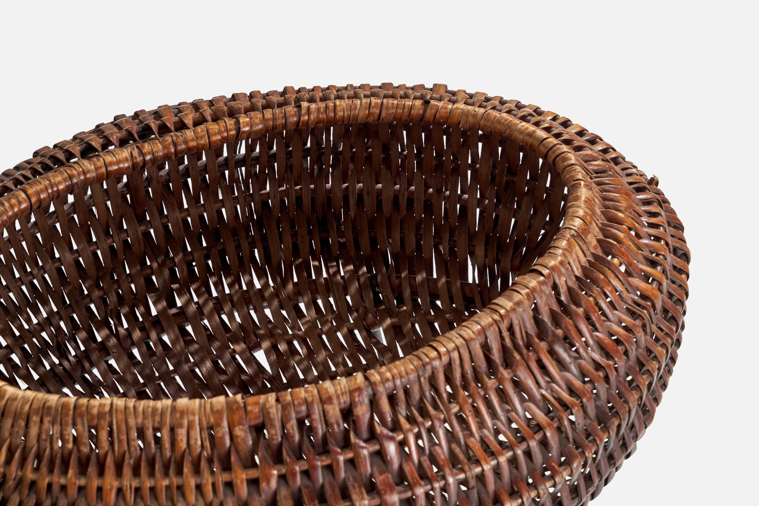 Panier de designer italien, rotin, fer, laiton, Italie, années 1950 en vente 2