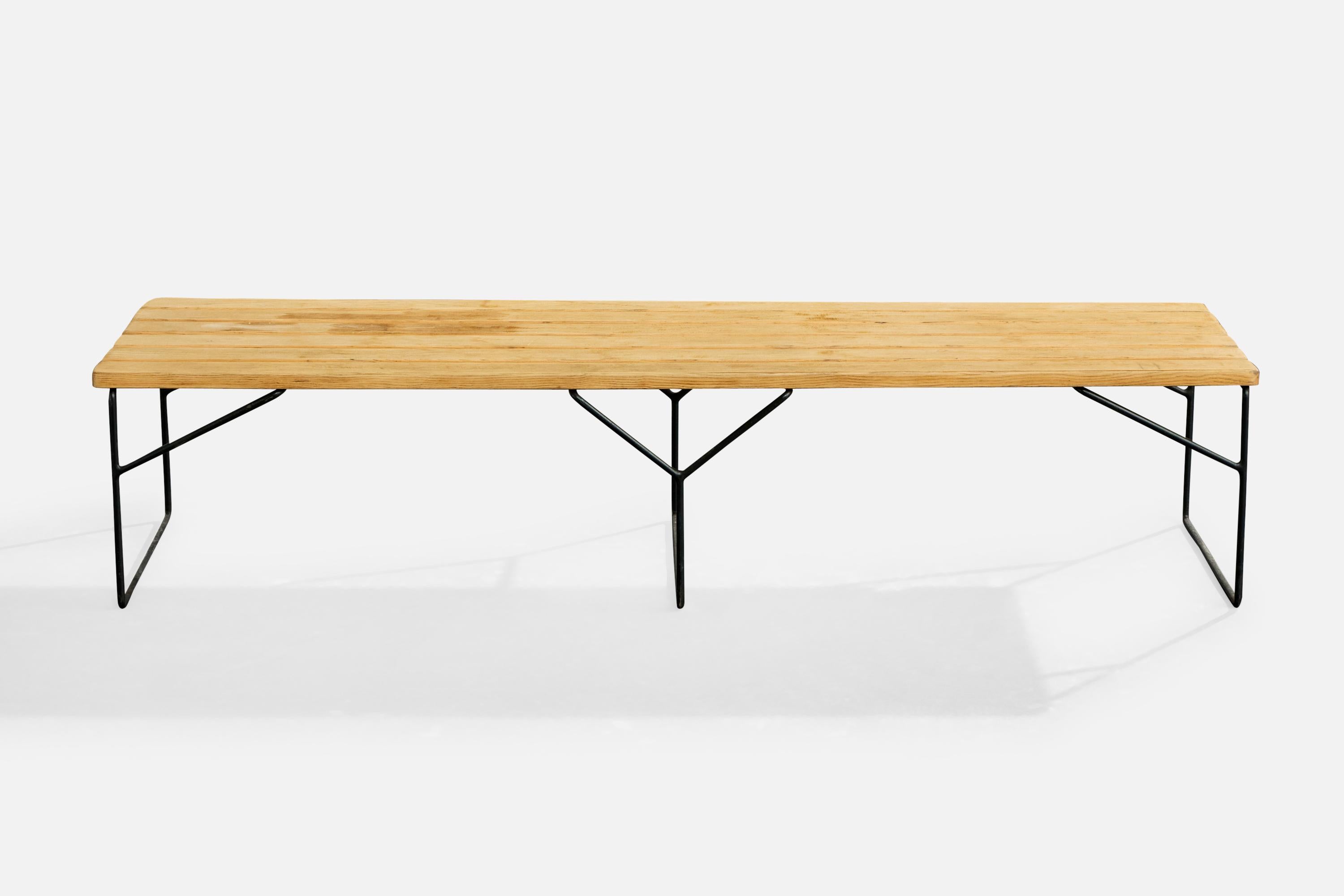 Italienischer Designer, Bank, Eiche, Eisen, Italien, 1960er (Moderne der Mitte des Jahrhunderts) im Angebot