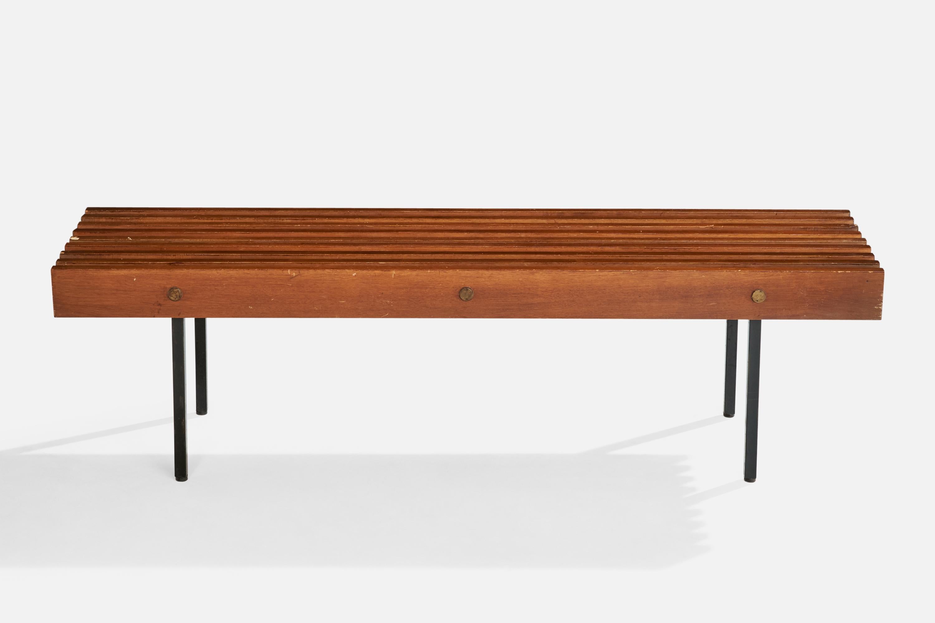 Italienische Designerin, Bank, Teakholz, Messing, Eisen, Italien, 1950er Jahre (Mitte des 20. Jahrhunderts) im Angebot