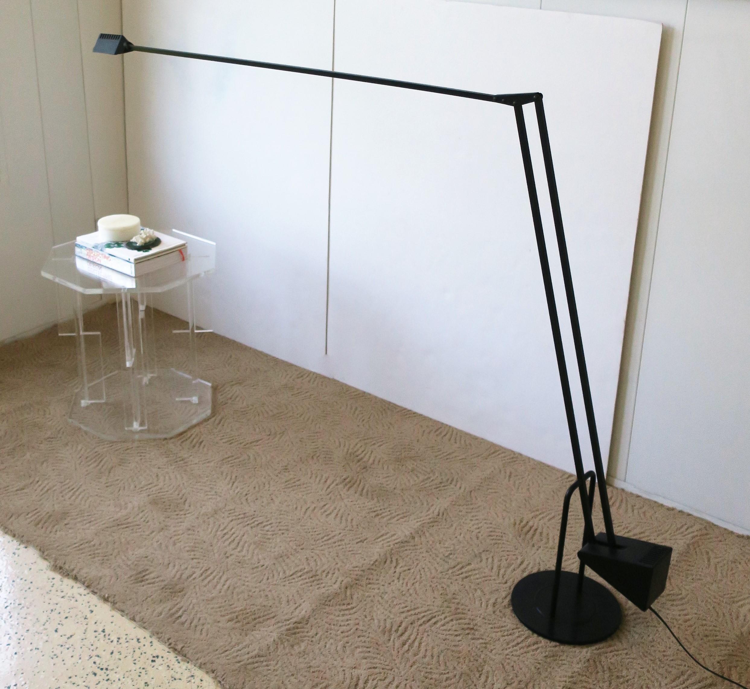 Powder-Coated '80s Designer Minimalist Italian Black Floor Lamp by Fridolin Naef 