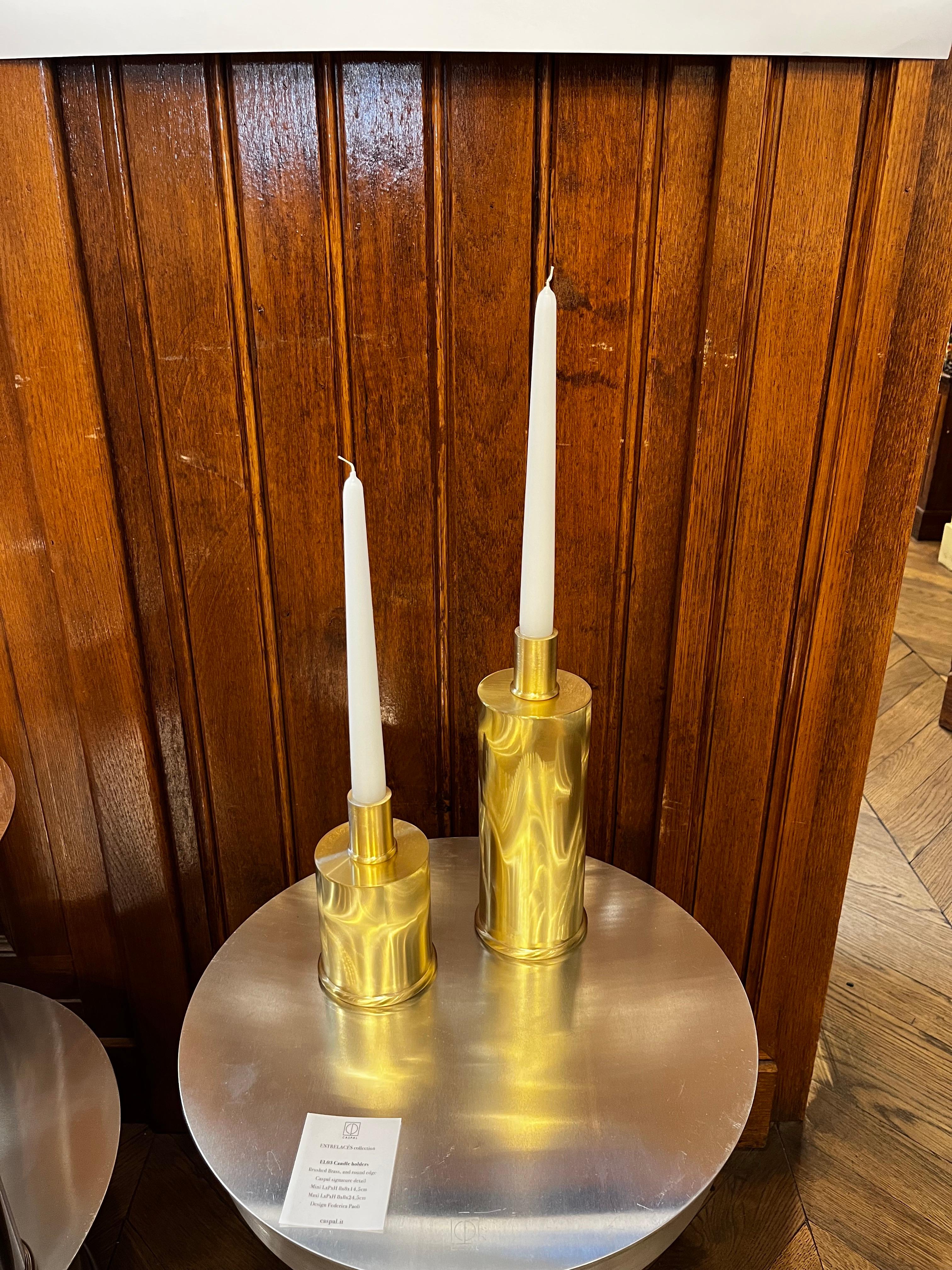 Contemporary Italian Designer Brass Candle Holder with Moiré-Inspired Curved Form For Sale