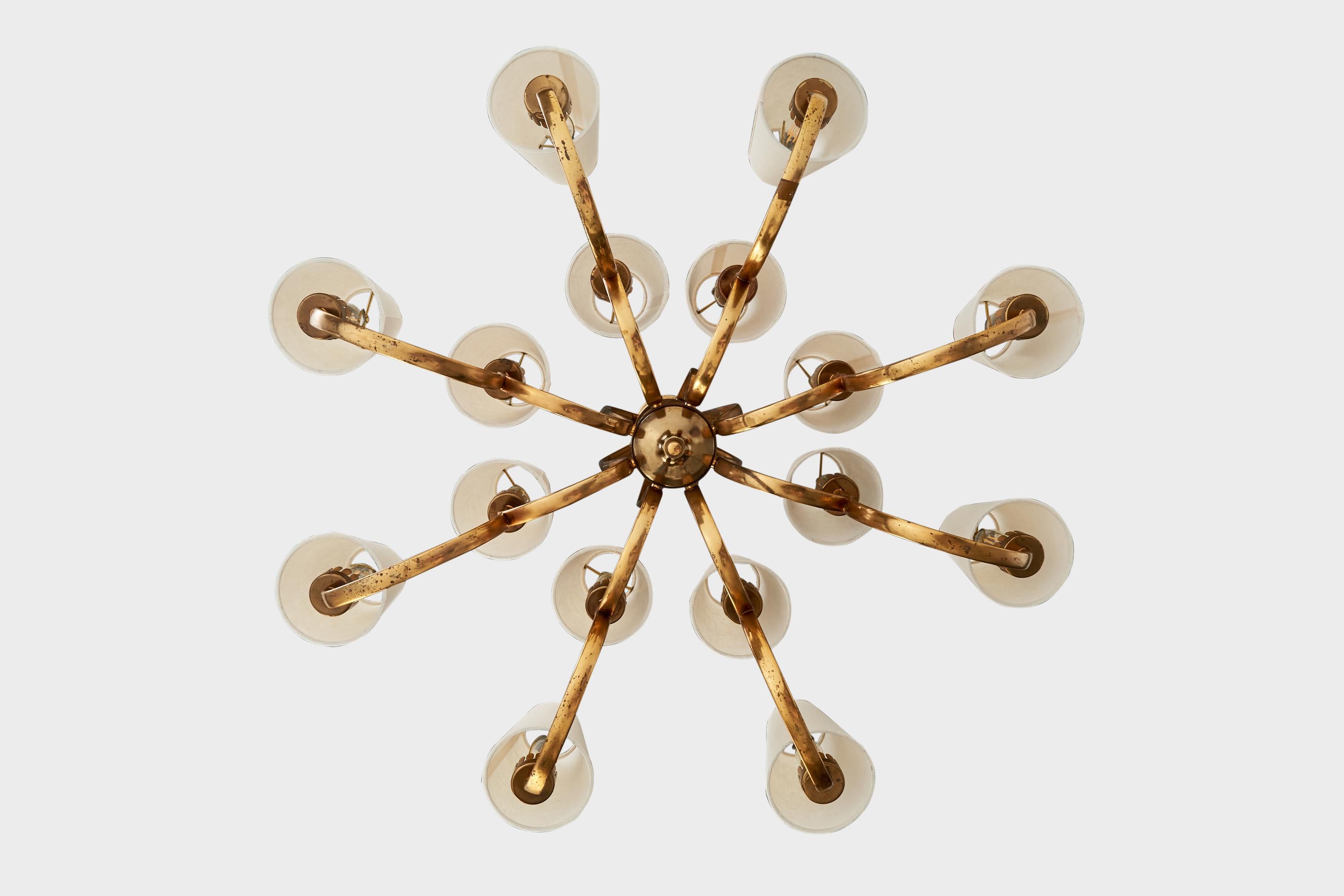Mid-Century Modern Designer italien, lustre, laiton, tissu, Italie, années 1950 en vente