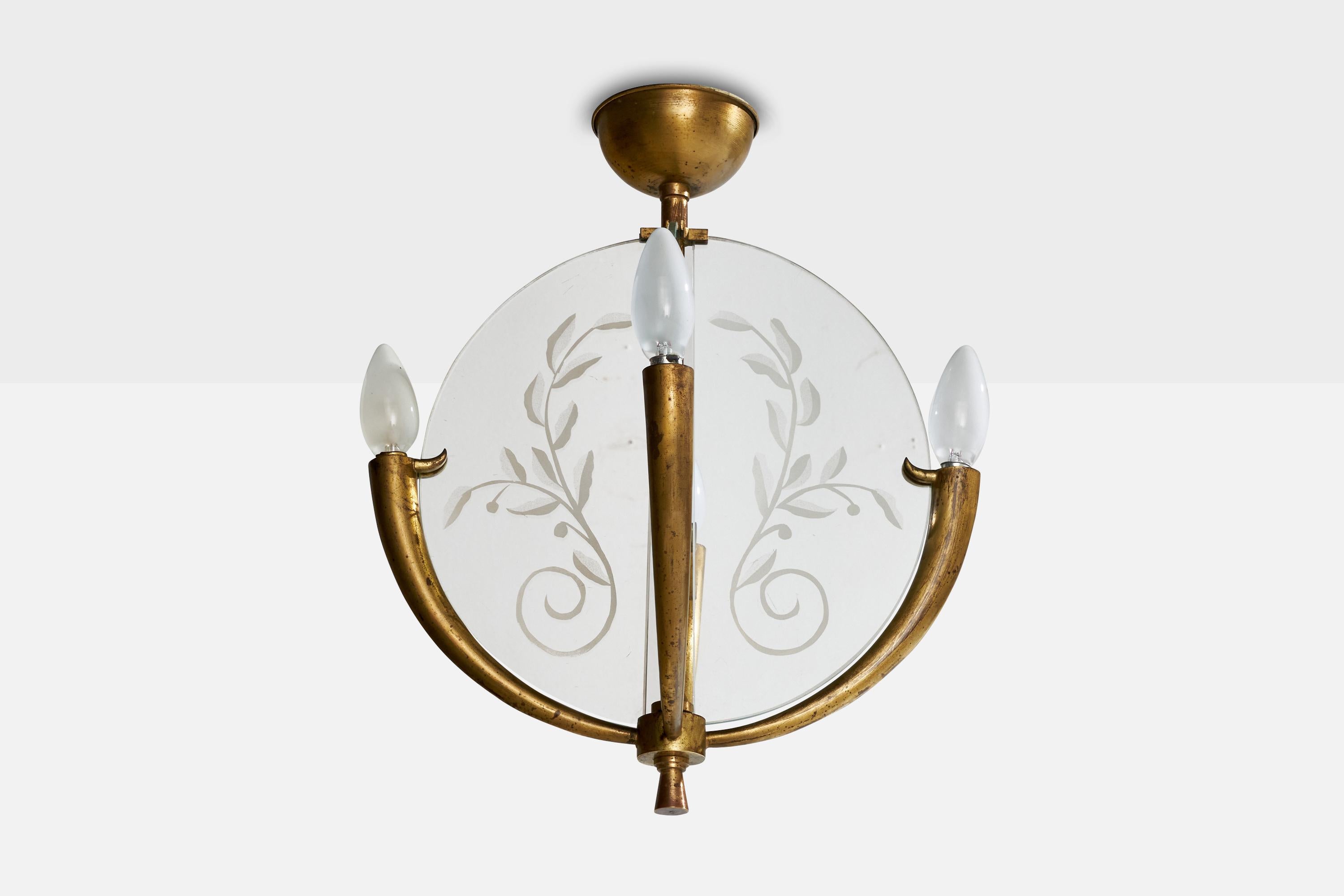 Lustre en laiton et verre gravé, conçu et produit en Italie, C.C.

Dimensions globales (pouces) : 16.75