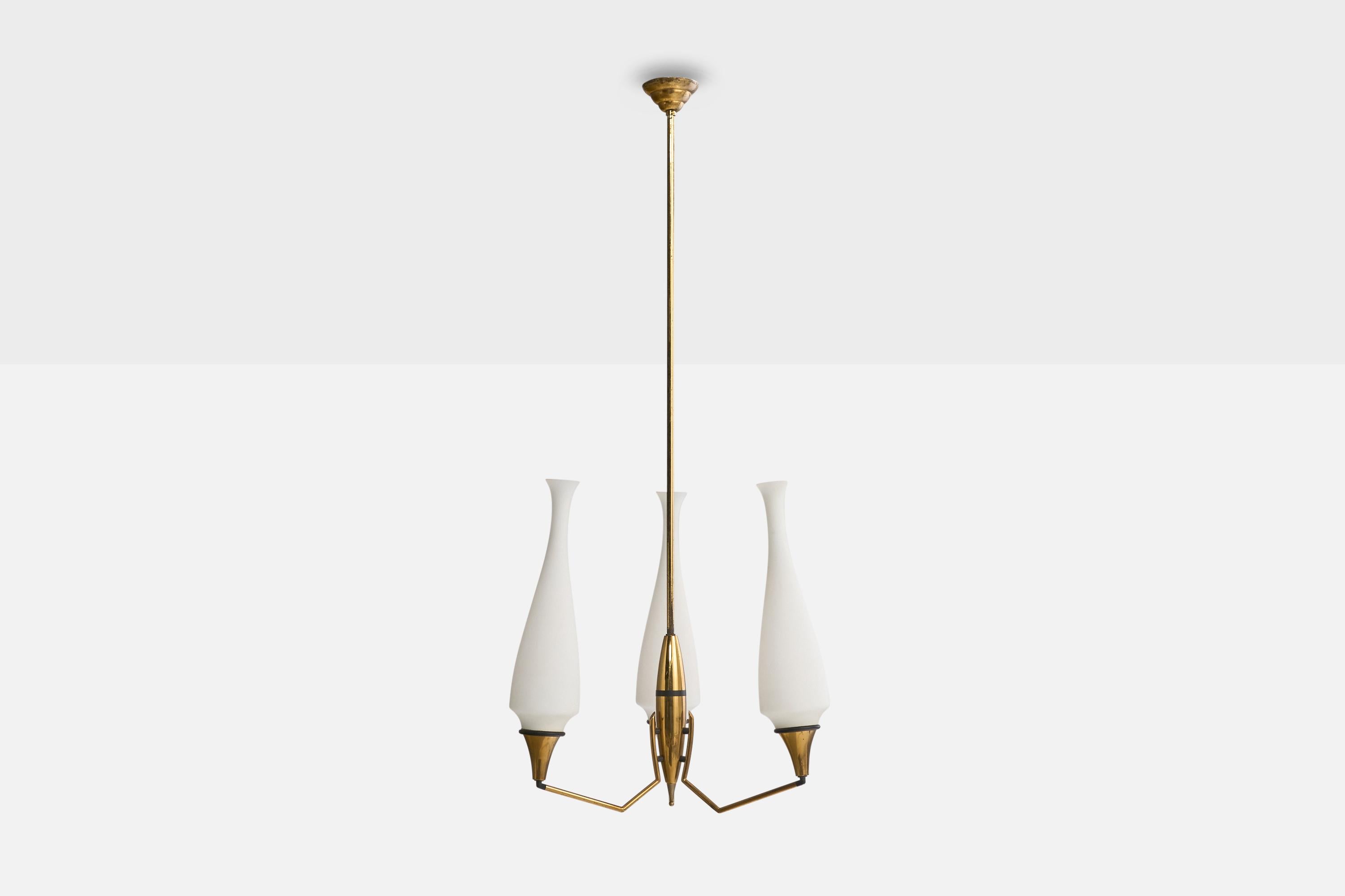 Italienischer Designer, Kronleuchter, Messing, Metall, Glas, Italien, 1960er Jahre im Zustand „Gut“ im Angebot in High Point, NC
