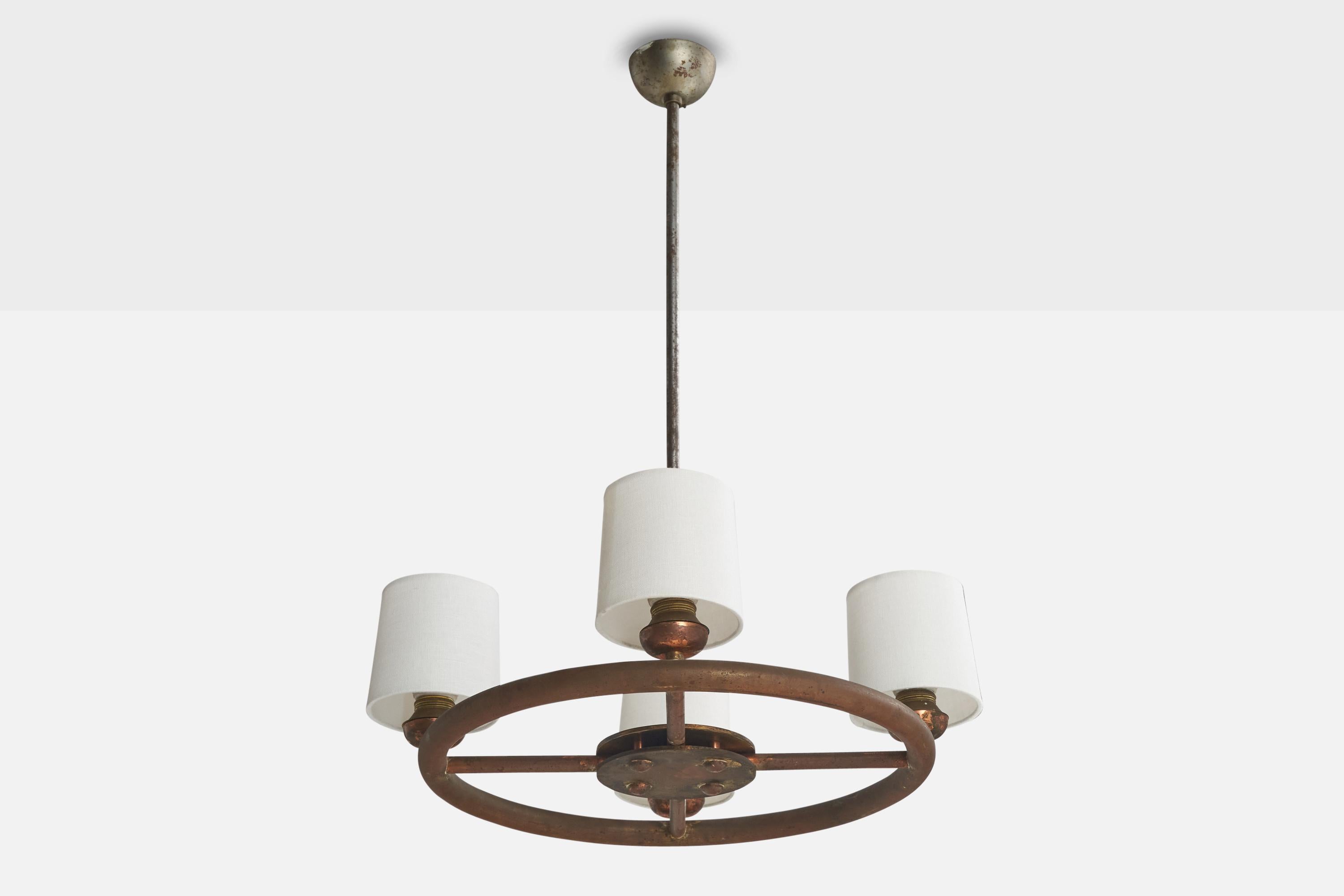 A copper, brass, metal and white fabric chandelier designed and produced in Italy, c. 1930s.

Overall Dimensions (inches): 33” H x  21.5” Diameter

Dimensions of Canopy:  2” H x 3.375” diameter

Stem length: 30” H

Bulb Specifications: E-26