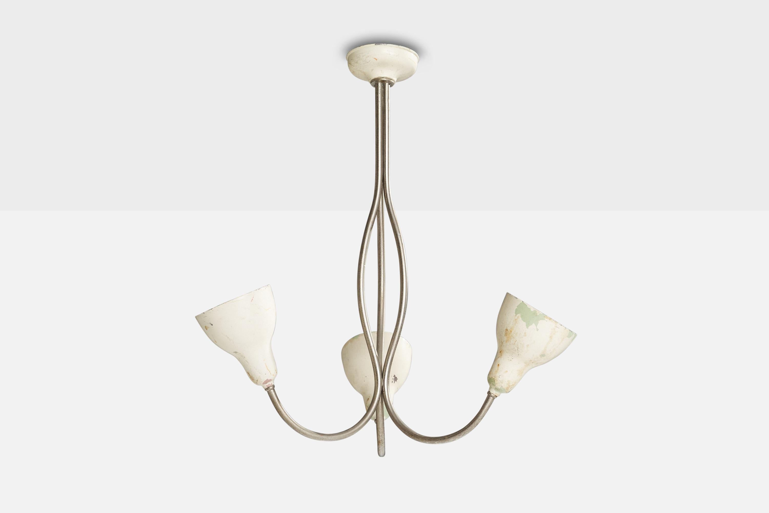 A white and green painted metal chandelier designed and produced in Italy, 1950s.

Dimensions of canopy (inches): 2” H x 5”  Diameter
Socket takes standard E-26 bulbs. 3 sockets.There is no maximum wattage stated on the fixture. All lighting will be