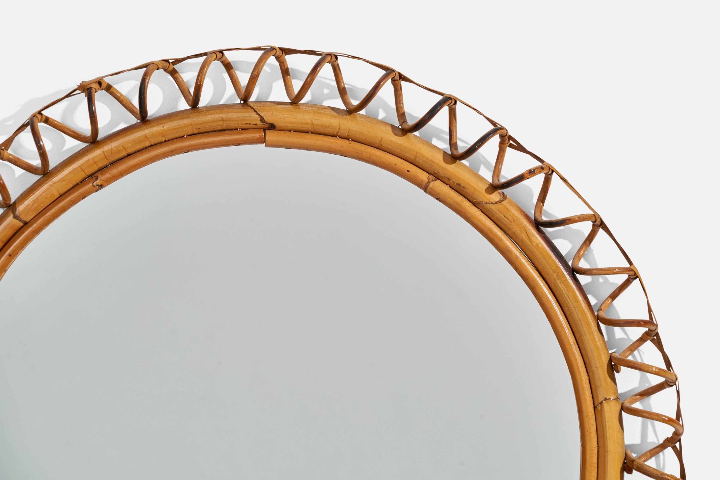 Italian Designer, Circular Wall Mirror, Rattan, Bamboo, Mirror, Italy, c. 1950s In Good Condition For Sale In High Point, NC
