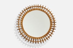 Specchio da parete circolare di design italiano, rattan, vetro a specchio, Italia, anni '50 circa