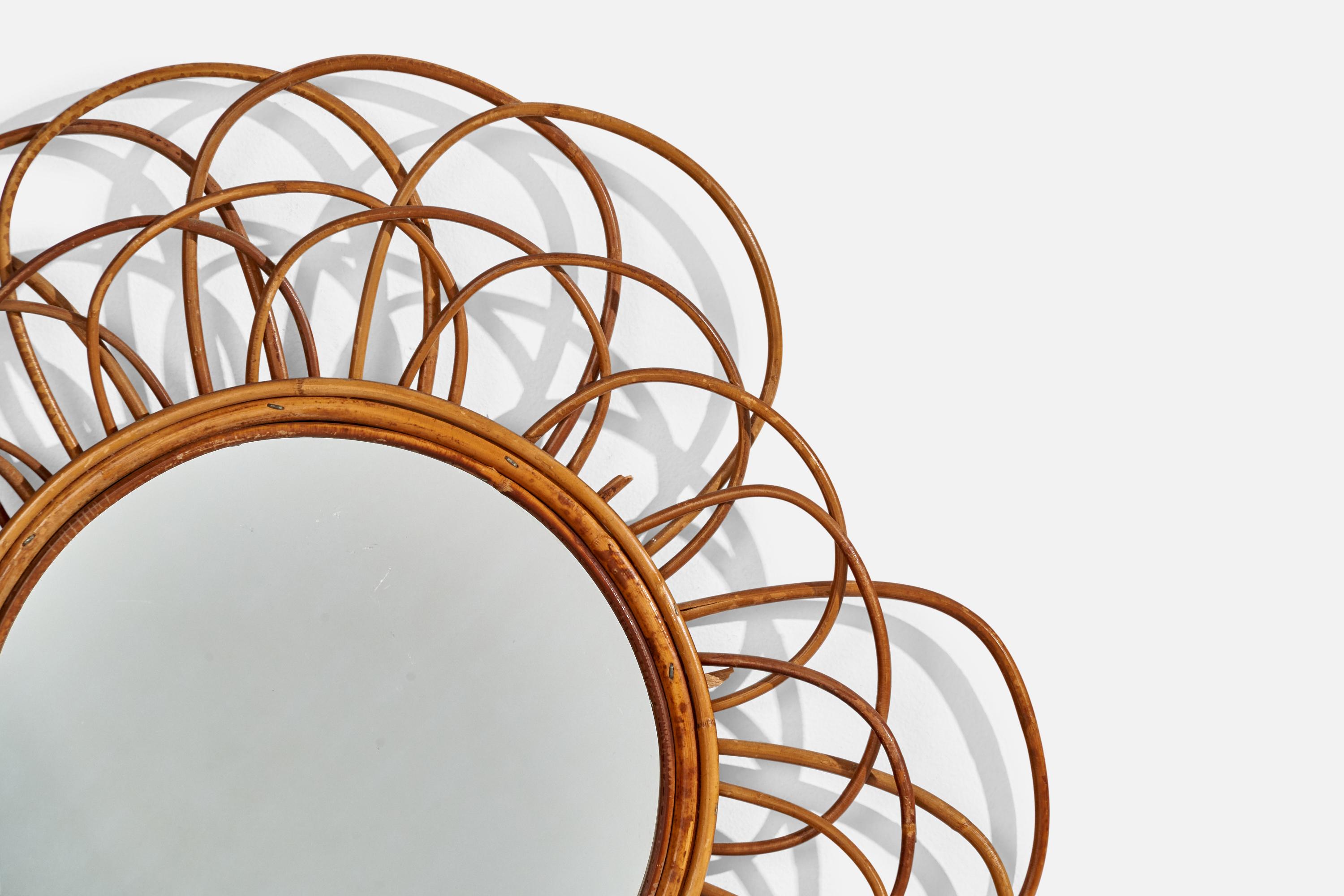 Italienischer italienischer Designer, runder Wandspiegel, Rattan, Spiegelglas, Italien, ca. 1950er Jahre im Angebot 1