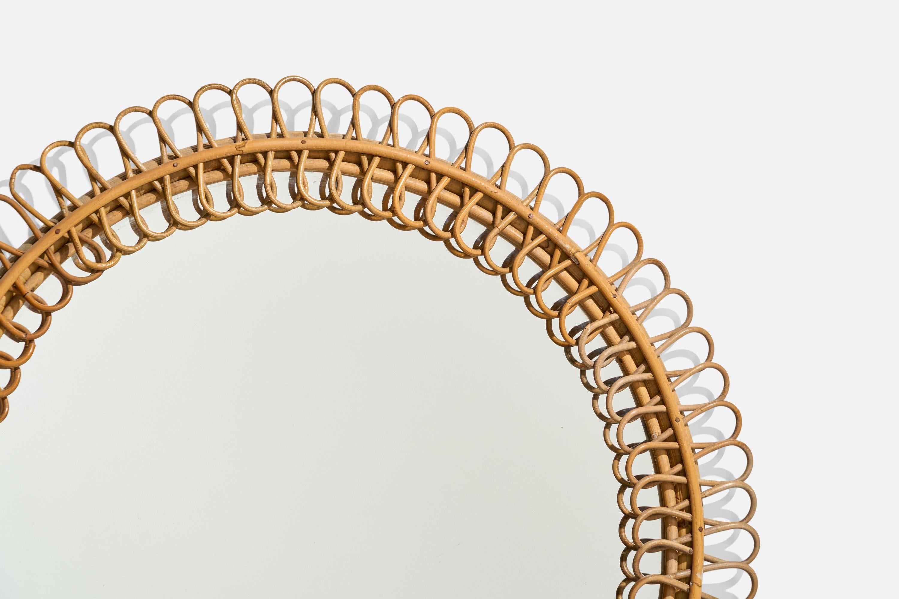 Diseñador italiano, Espejo de pared circular, ratán, cristal de espejo, Italia, c. 1950 mediados del siglo XX en venta