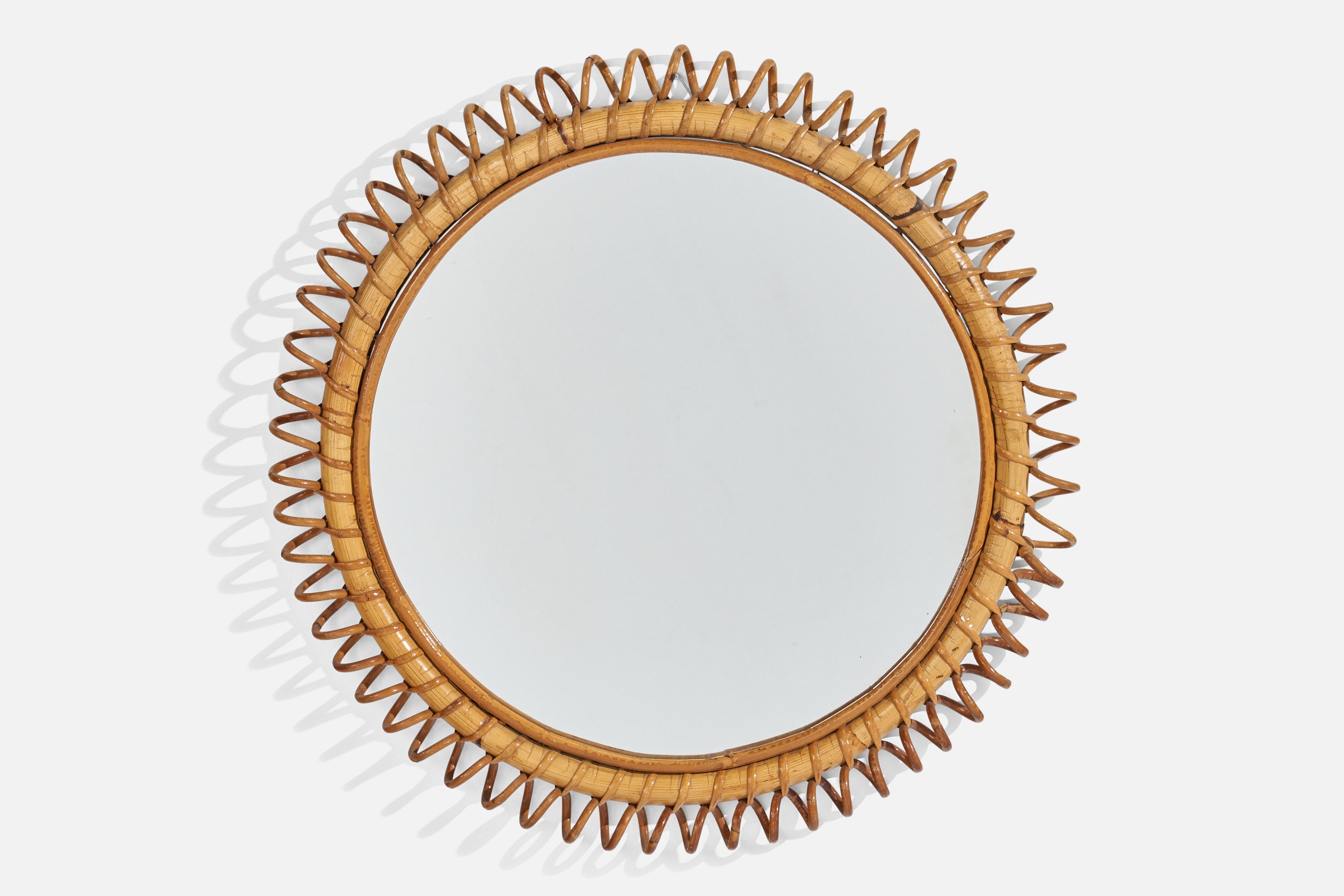 Diseñador italiano, Espejo de pared circular, ratán, cristal de espejo, Italia, c. 1950