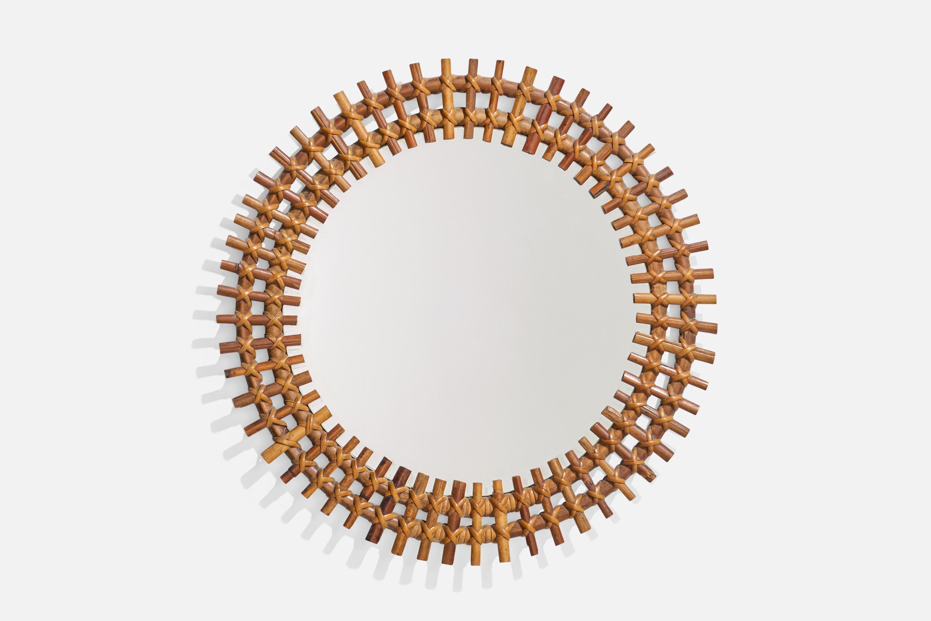 Diseñador italiano, Espejo de pared circular, Ratán, Espejo, Italia, S. 1950 Moderno de mediados de siglo en venta