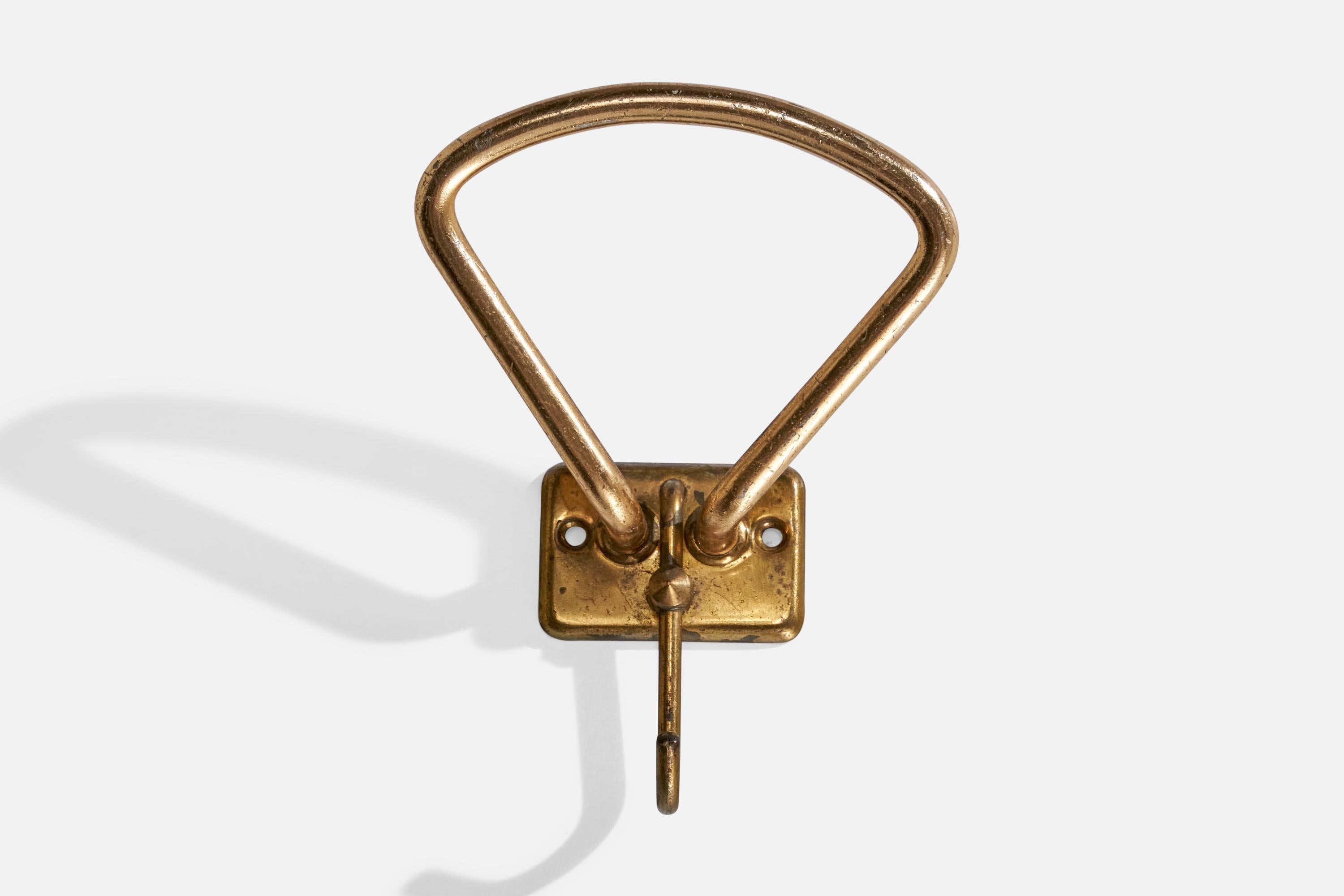 Italian Designer, Coat Hanger, Brass, Italy, 1940s In Good Condition For Sale In High Point, NC