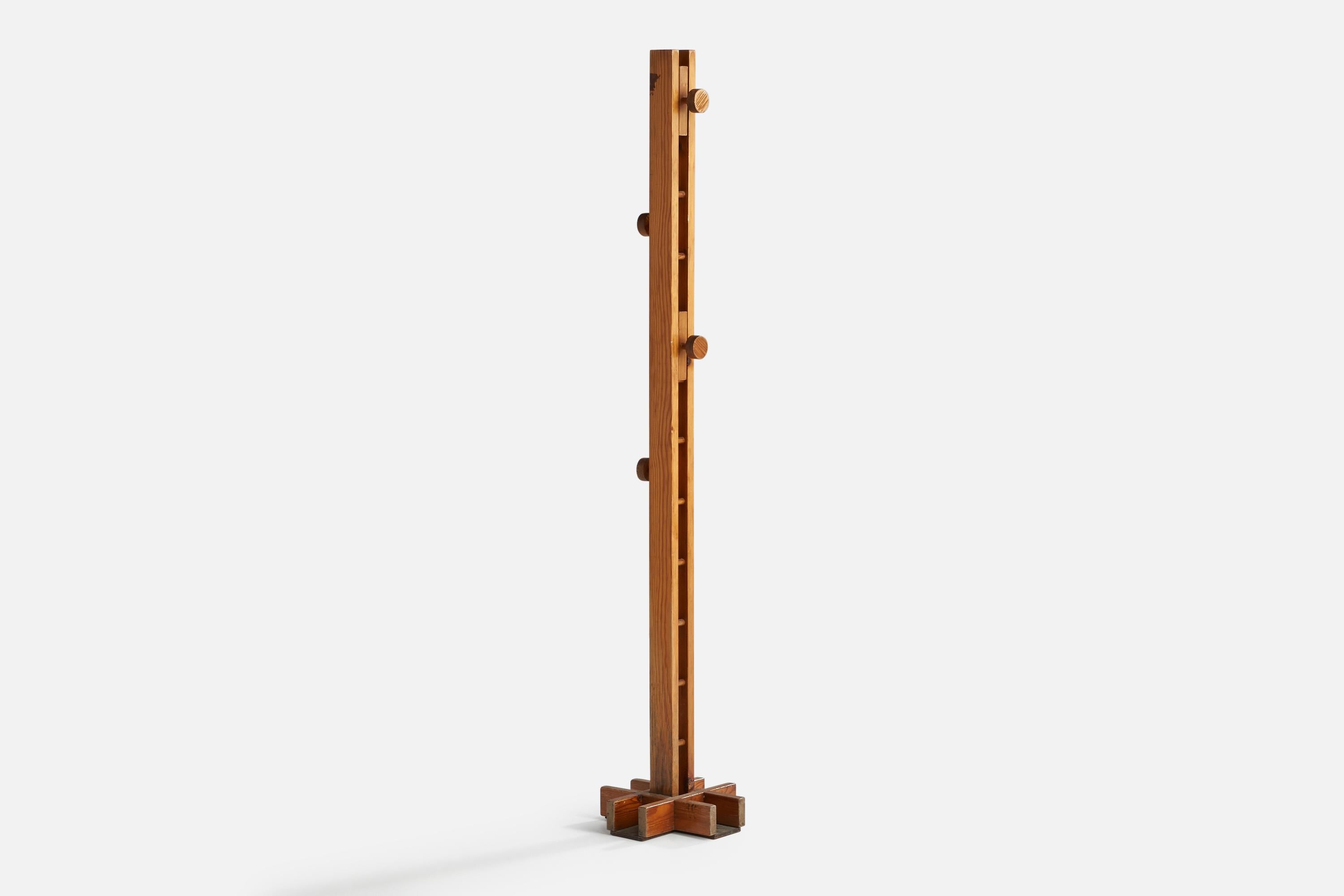 Italian Designer, Coat Stand, Pine, Iron, Italy, 1960s In Good Condition For Sale In High Point, NC