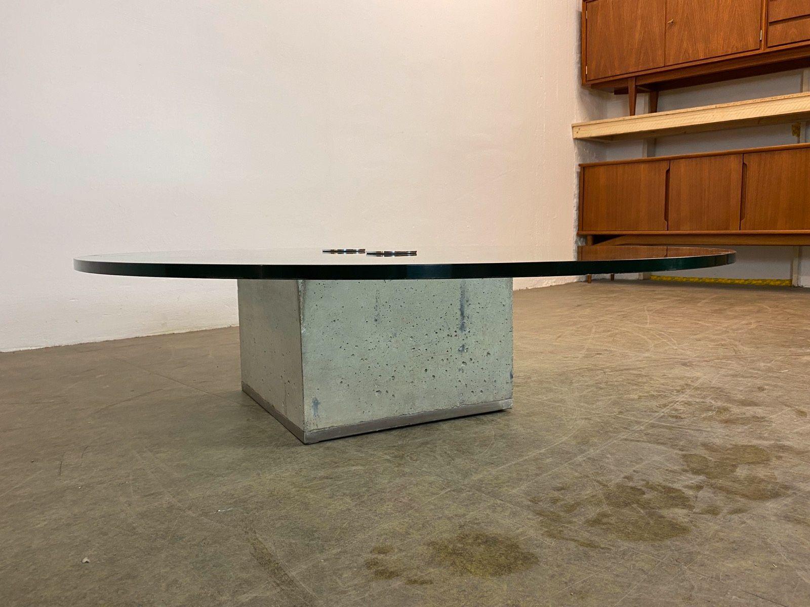 Italienischer Designer-Couchtisch Saporiti Italia (Beton) im Angebot