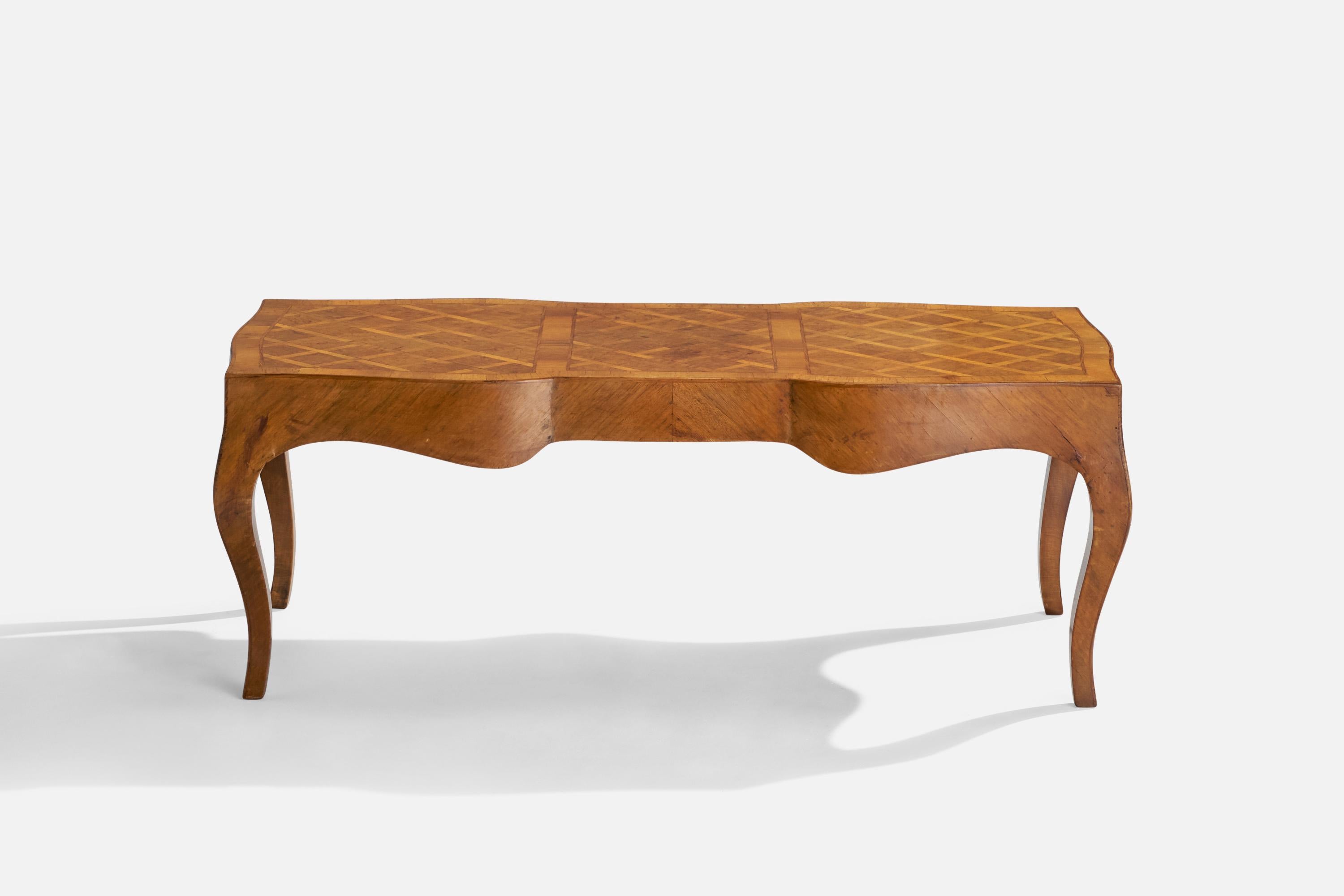 Italian Designer, Coffee Table, Walnut, Italy, 1940s In Good Condition For Sale In High Point, NC