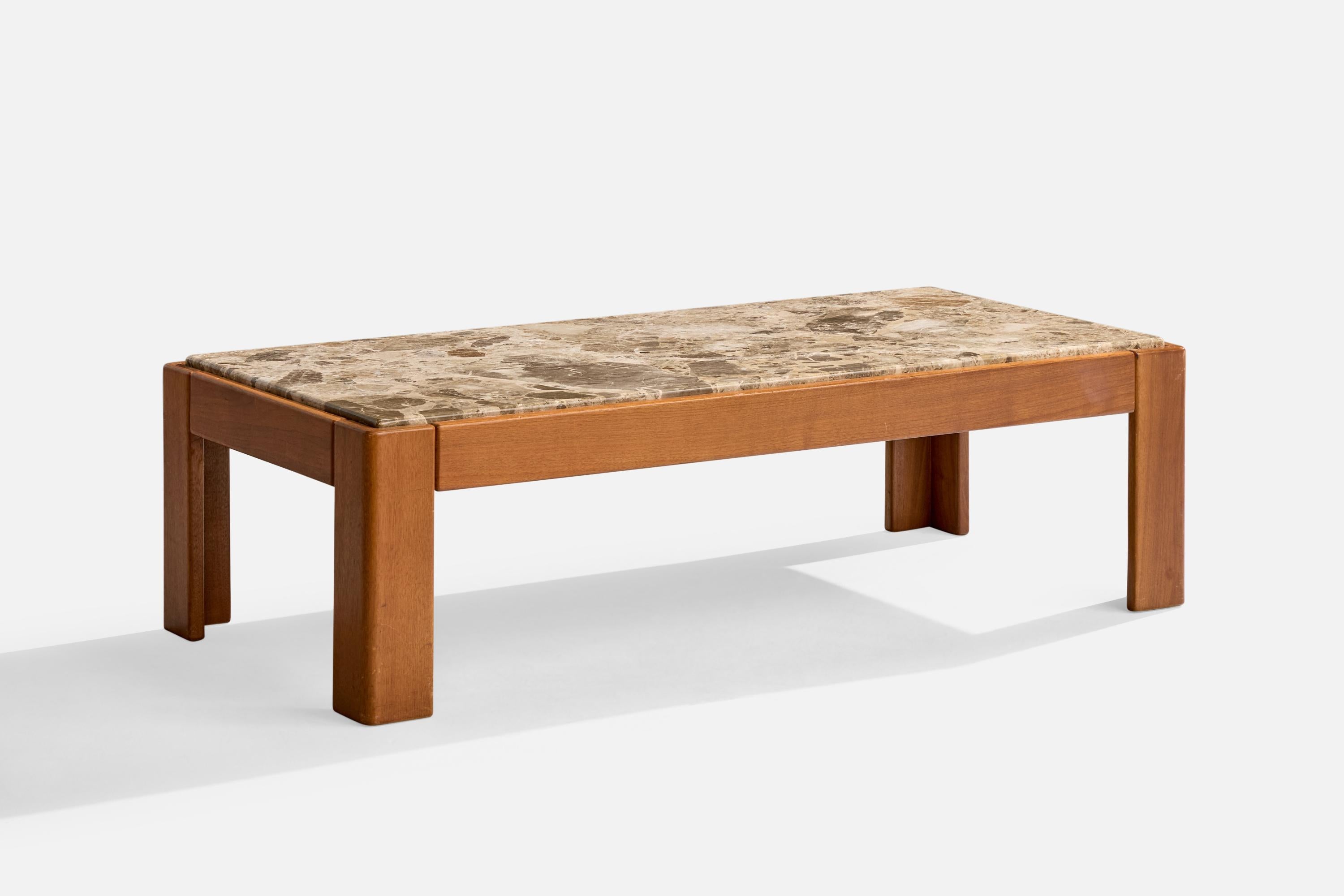 Table basse en marbre et en bois, probablement conçue et produite en Italie, C.C.

Dimensions globales (pouces) : 15.25 