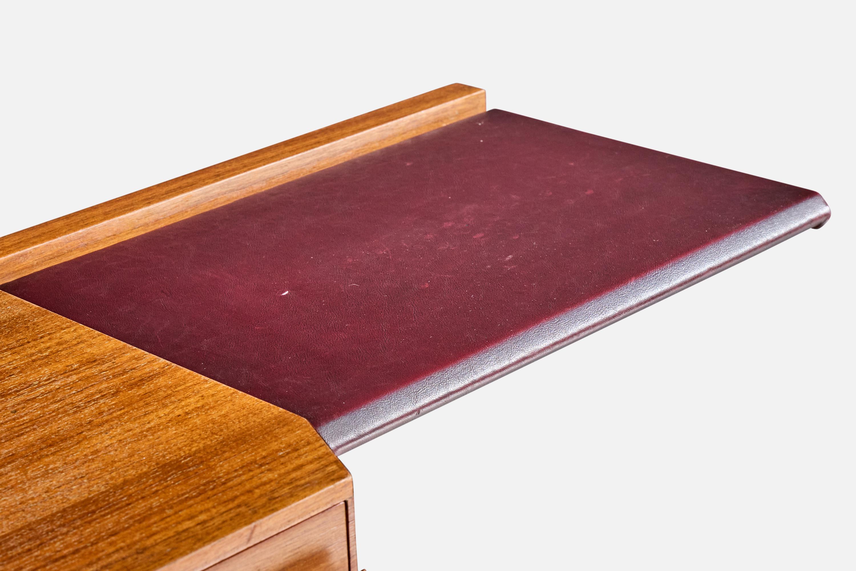 Diseñador italiano, Mesa consola, Nogal, Vinilo, Italia, Años 50 en Bueno estado para la venta en High Point, NC