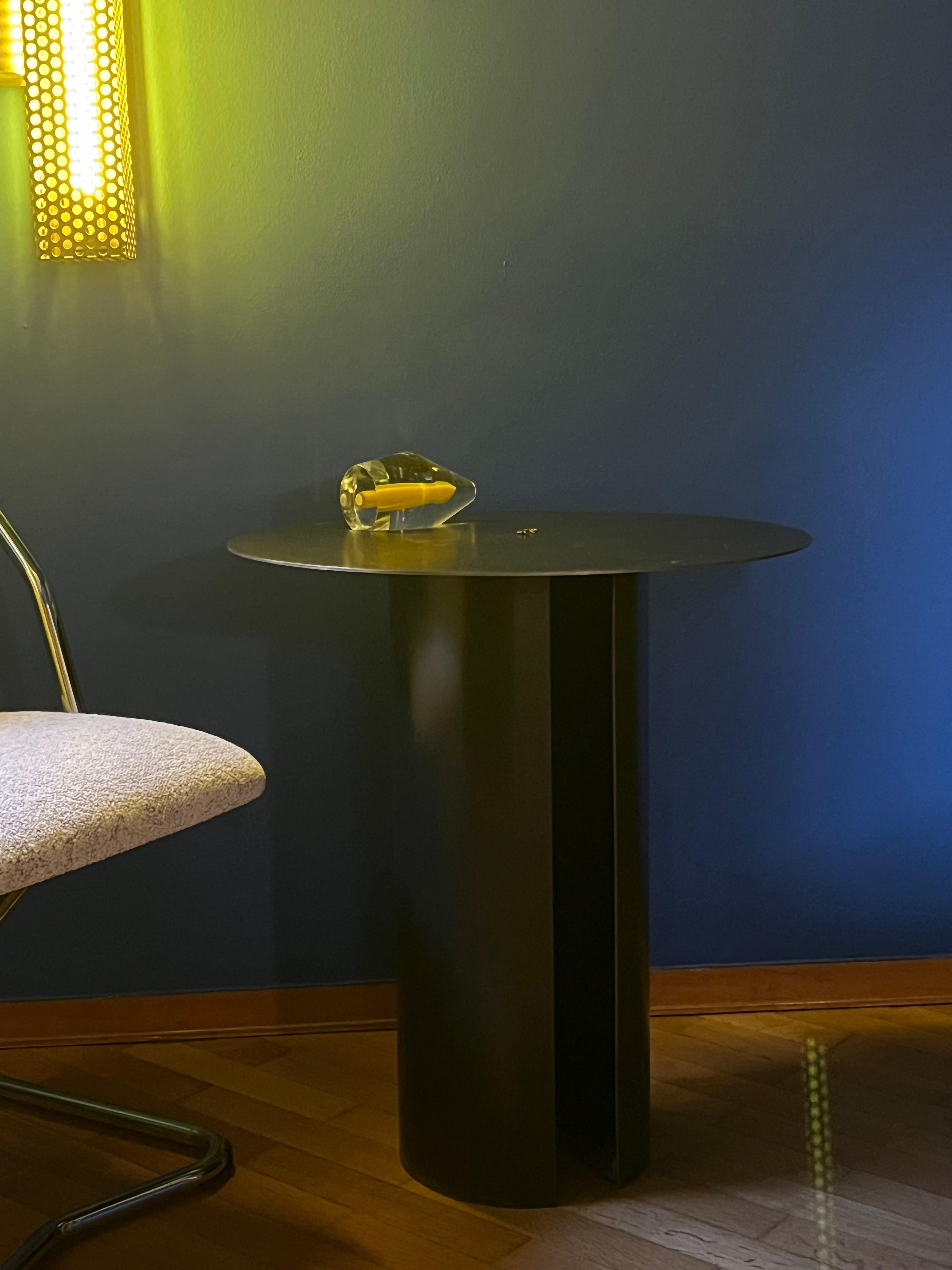 Table de salle à manger contemporaine du 21e siècle en métal brûlé de designer italien en vente 2