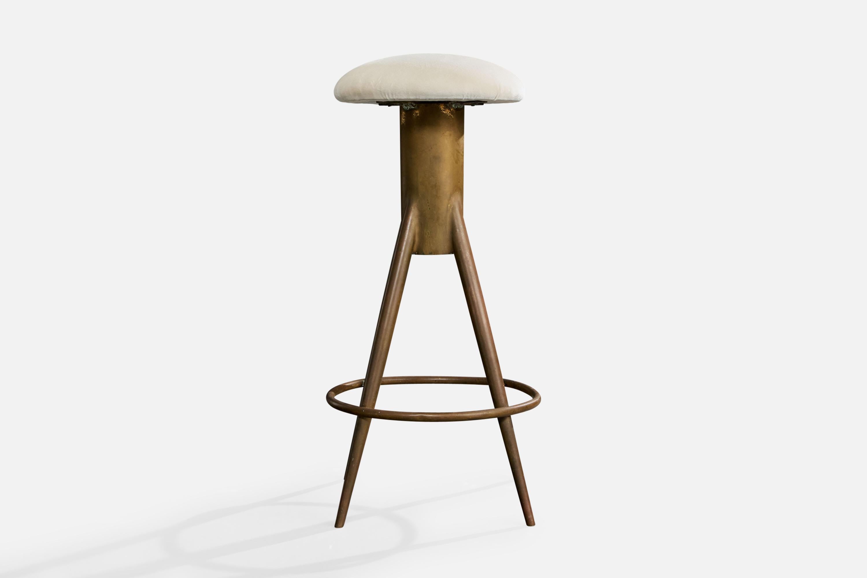 Italienischer Designer, Thekenhocker, Messing, Stoff, Italien, 1950er Jahre (Mitte des 20. Jahrhunderts) im Angebot