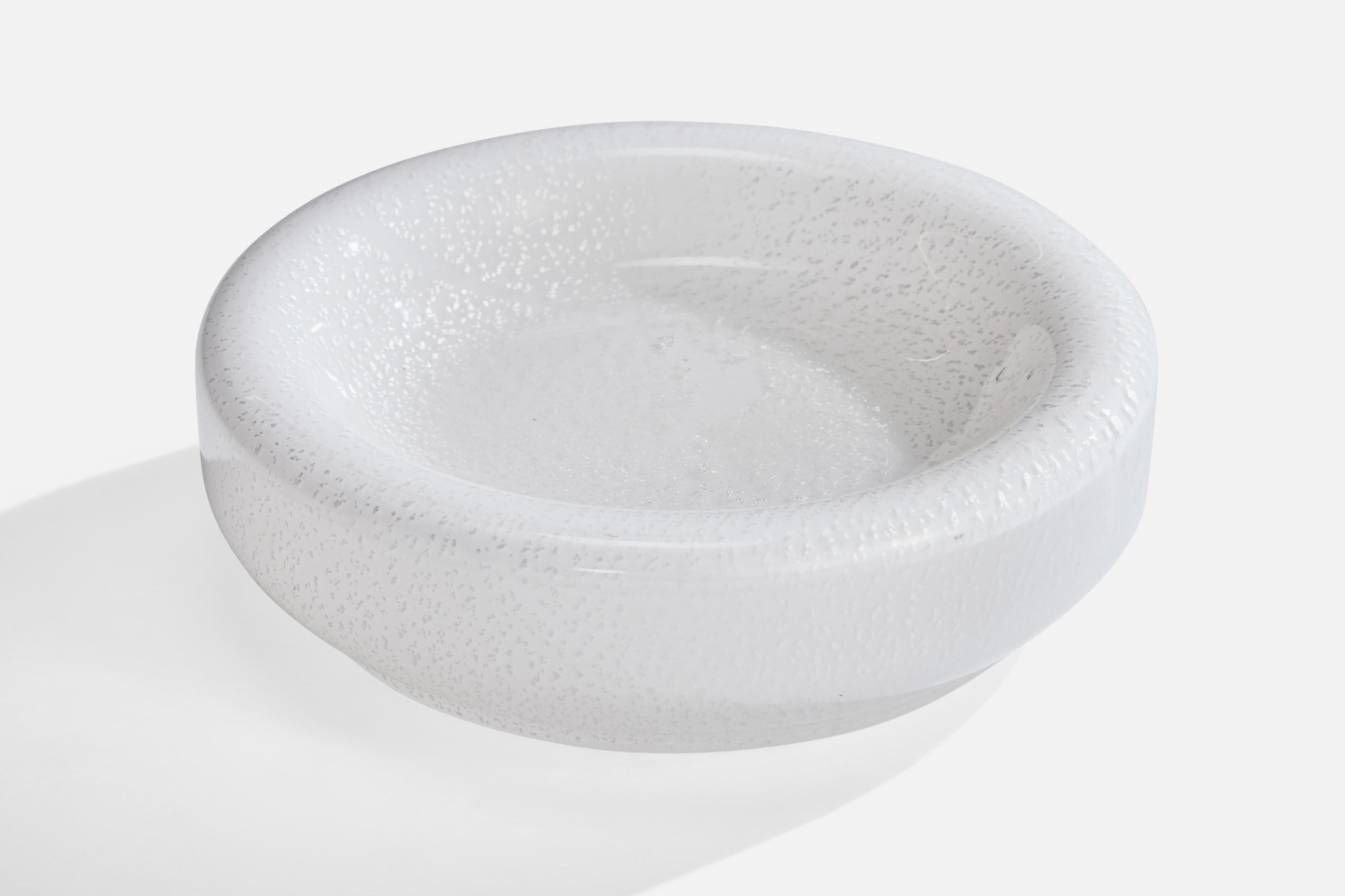 A small white opaline glass dish or bowl designed and produced in Italy, c. 1970s. 

Overall Dimensions (inches): 2.25