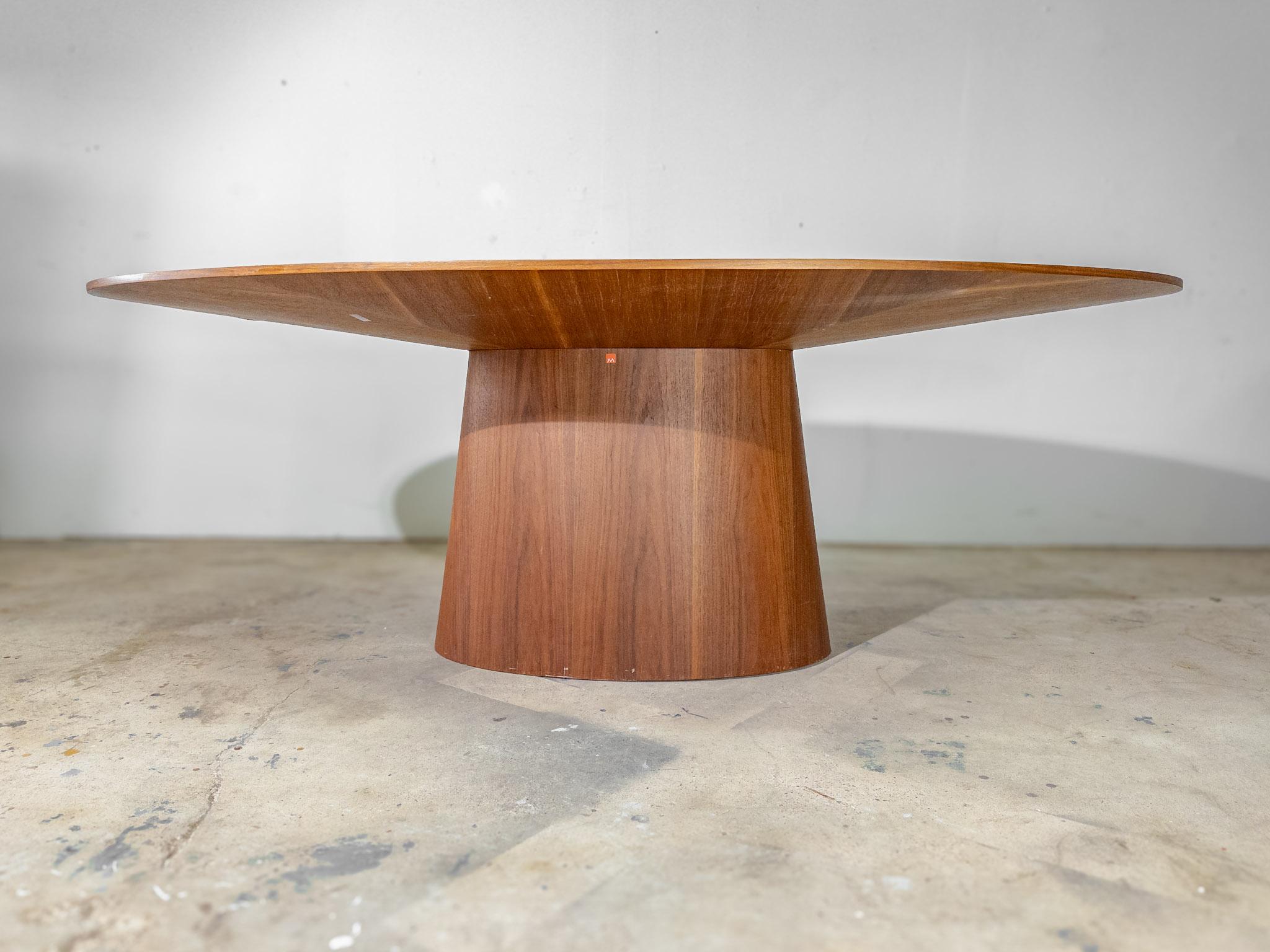 Modern 1013 Dining Table by Angel Cerda' In Good Condition For Sale In Houston, TX