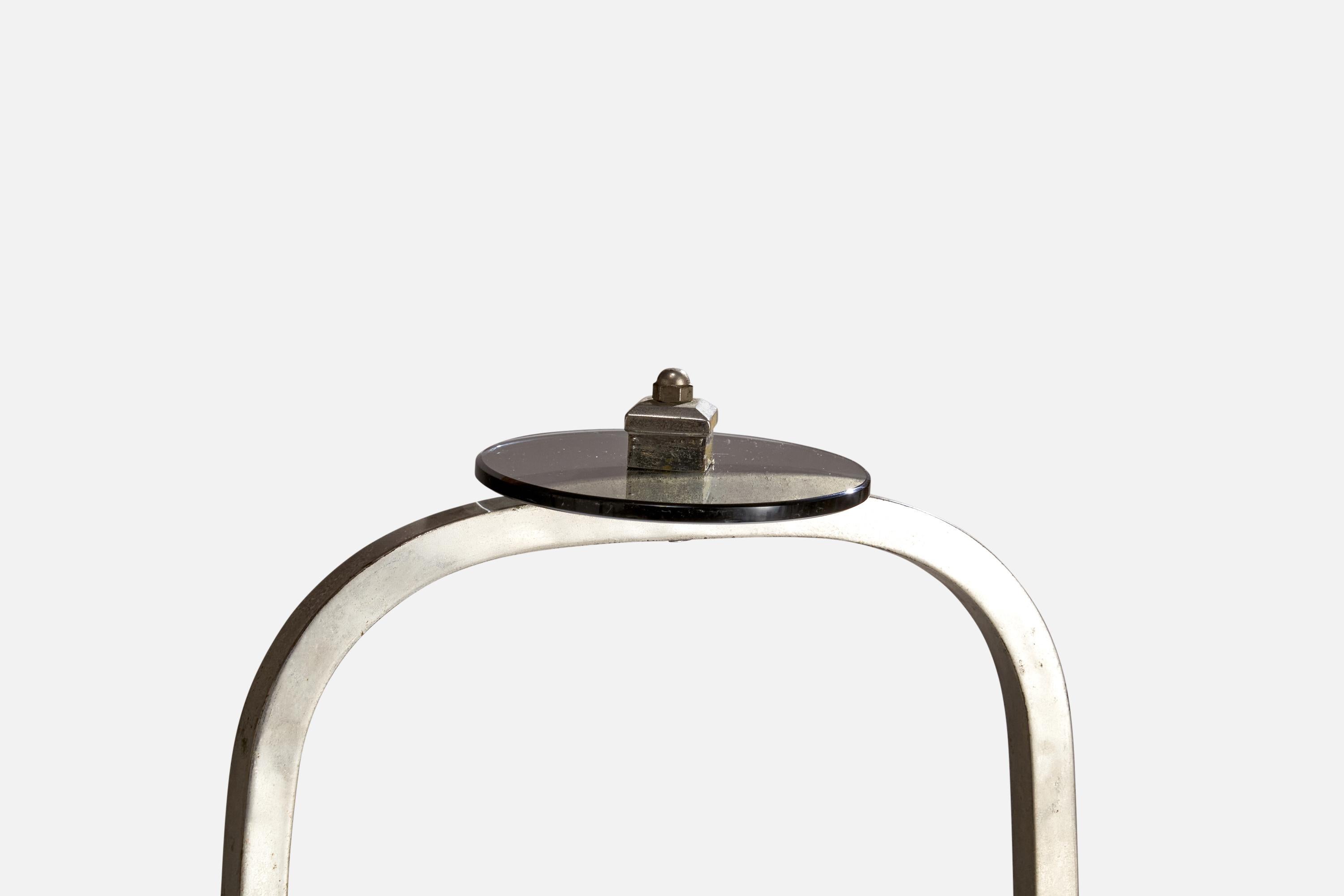 Designer italiano, Etagere, metallo cromato, vetro, Italia, anni '40 in vendita 1
