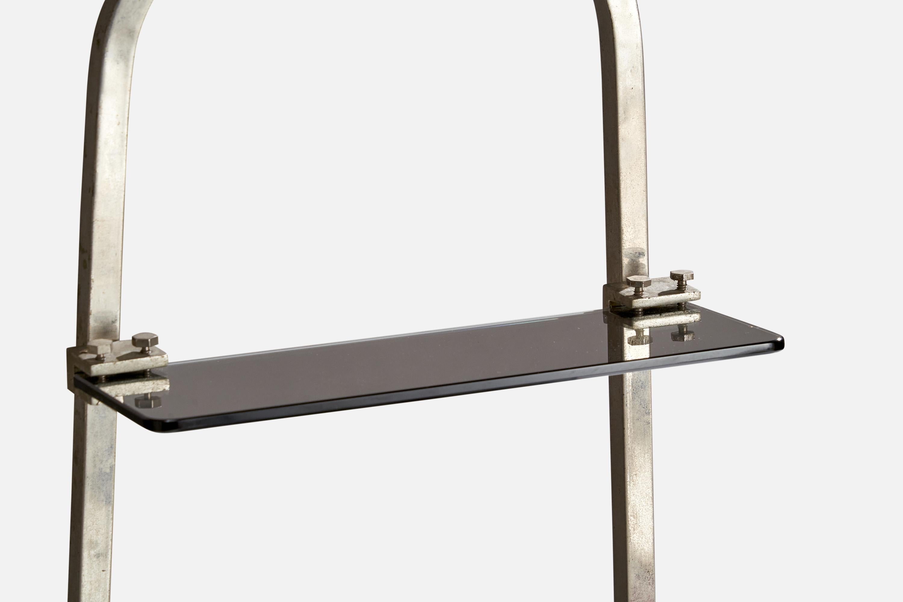 Designer italiano, Etagere, metallo cromato, vetro, Italia, anni '40 in vendita 2